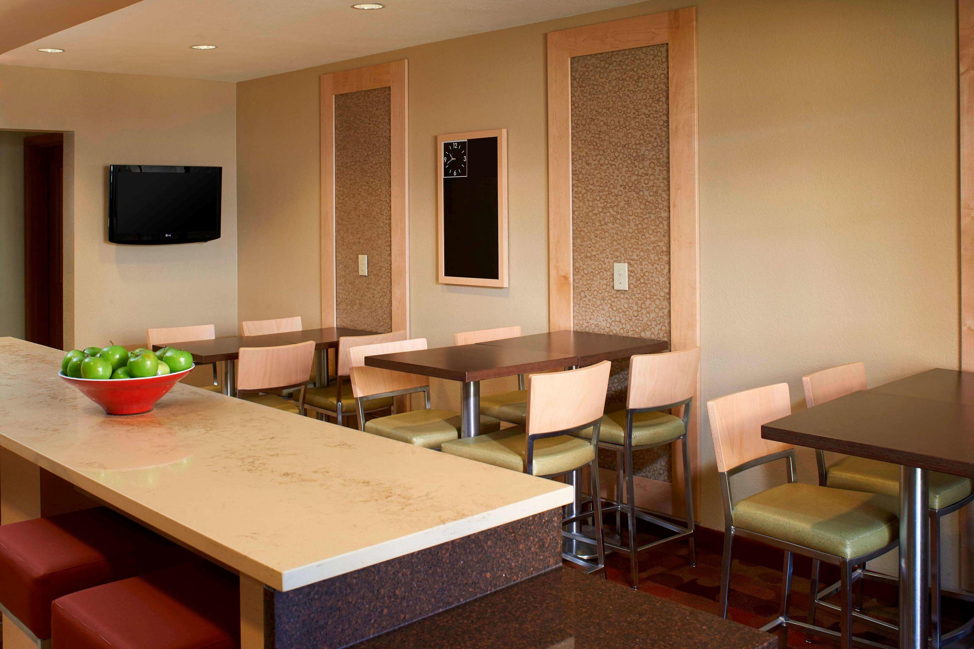 Sonesta Simply Suites Detroit Novi — photo 5