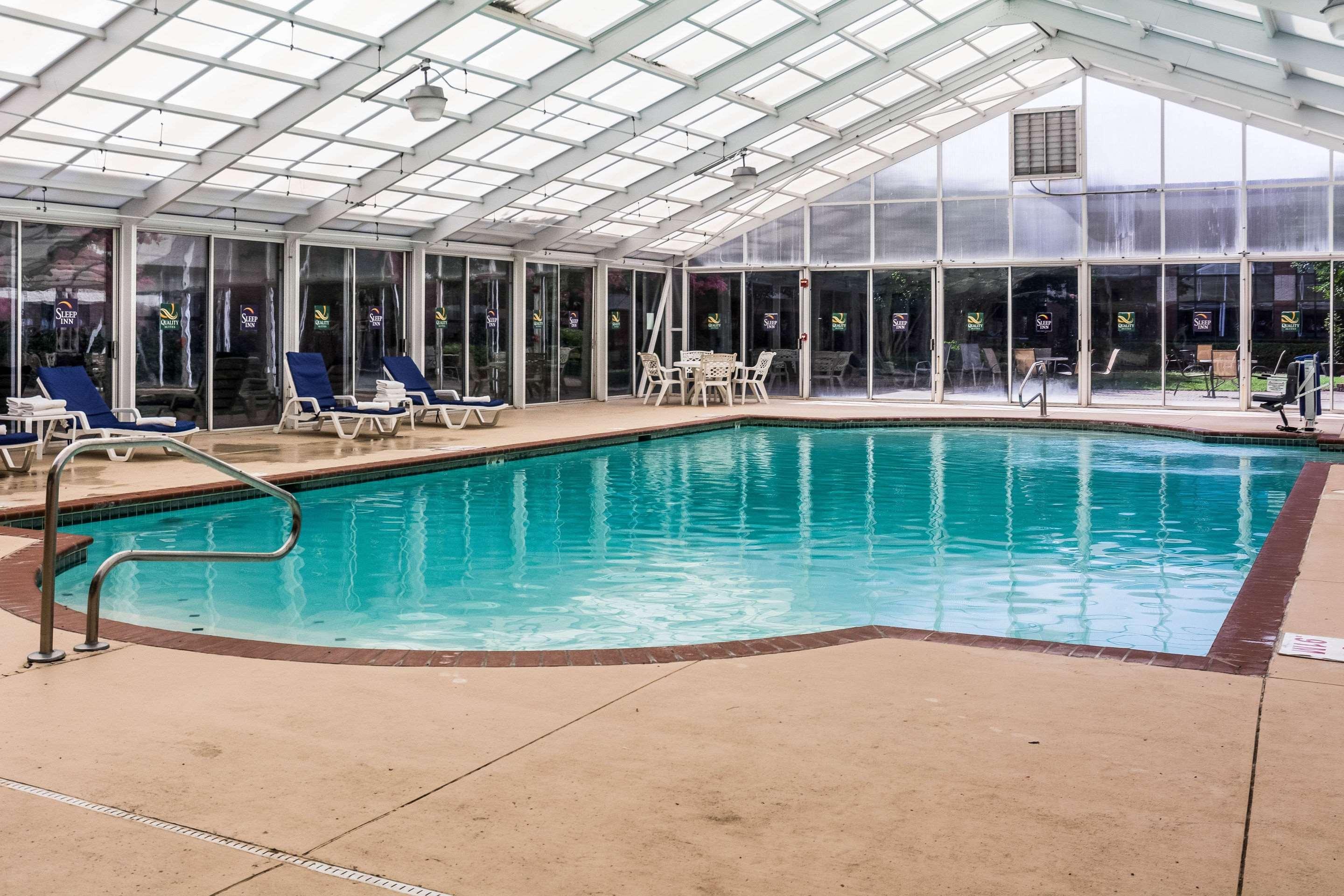 Sleep Inn At The Lake Wright — photo 4