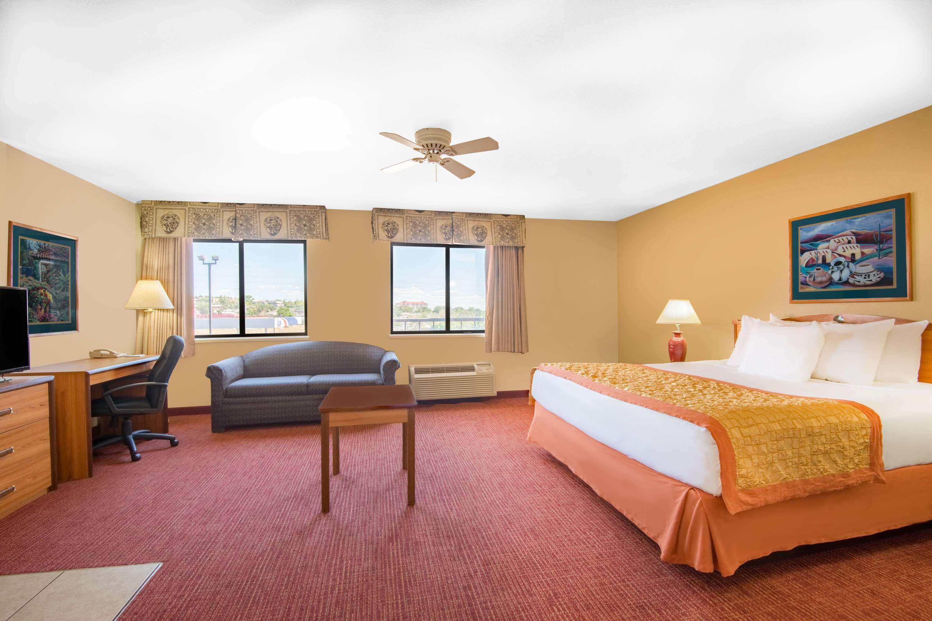 Hawthorn Suites by Wyndham Albuquerque — photo 4