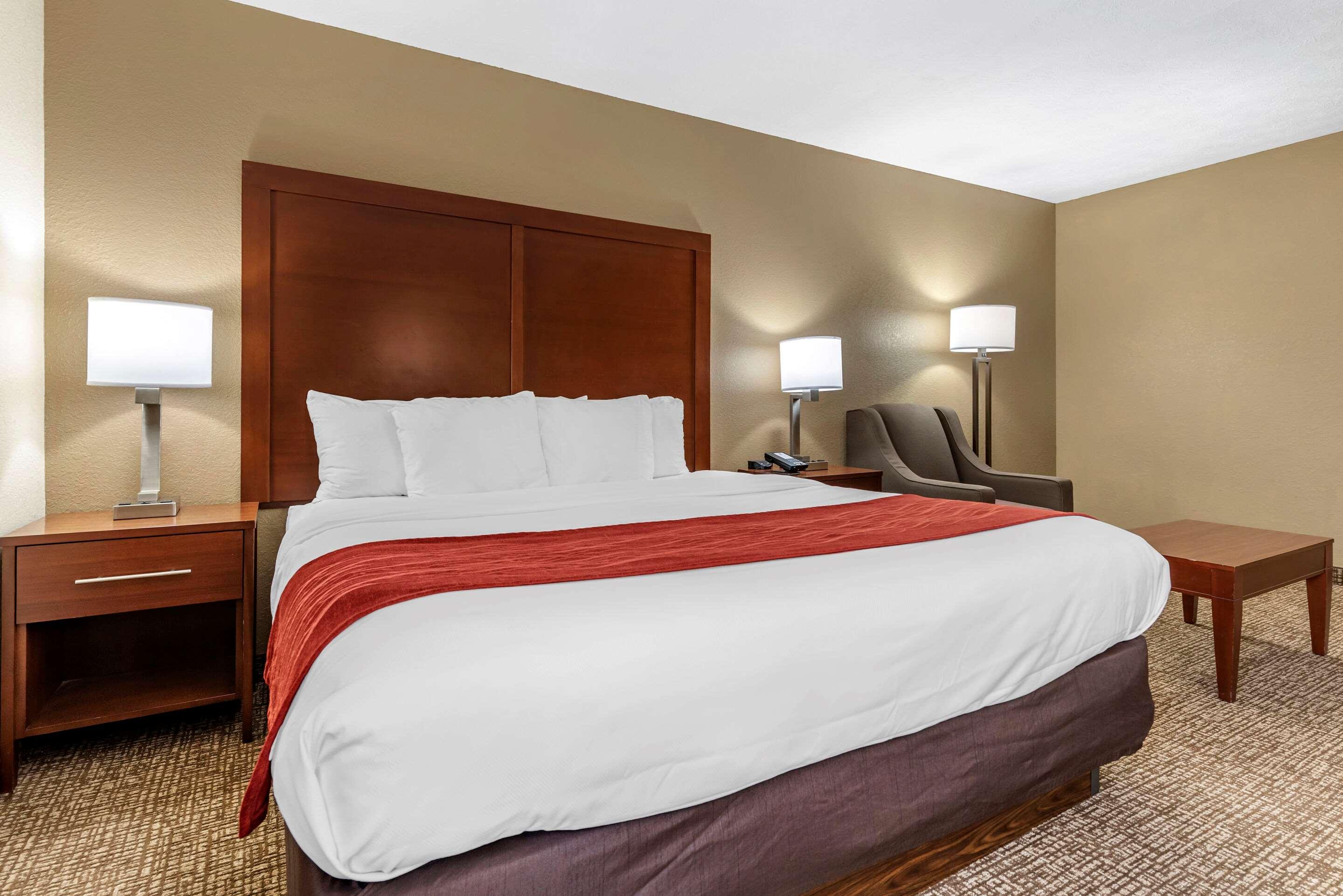 Comfort Inn & Suites Cincinnati — photo 5