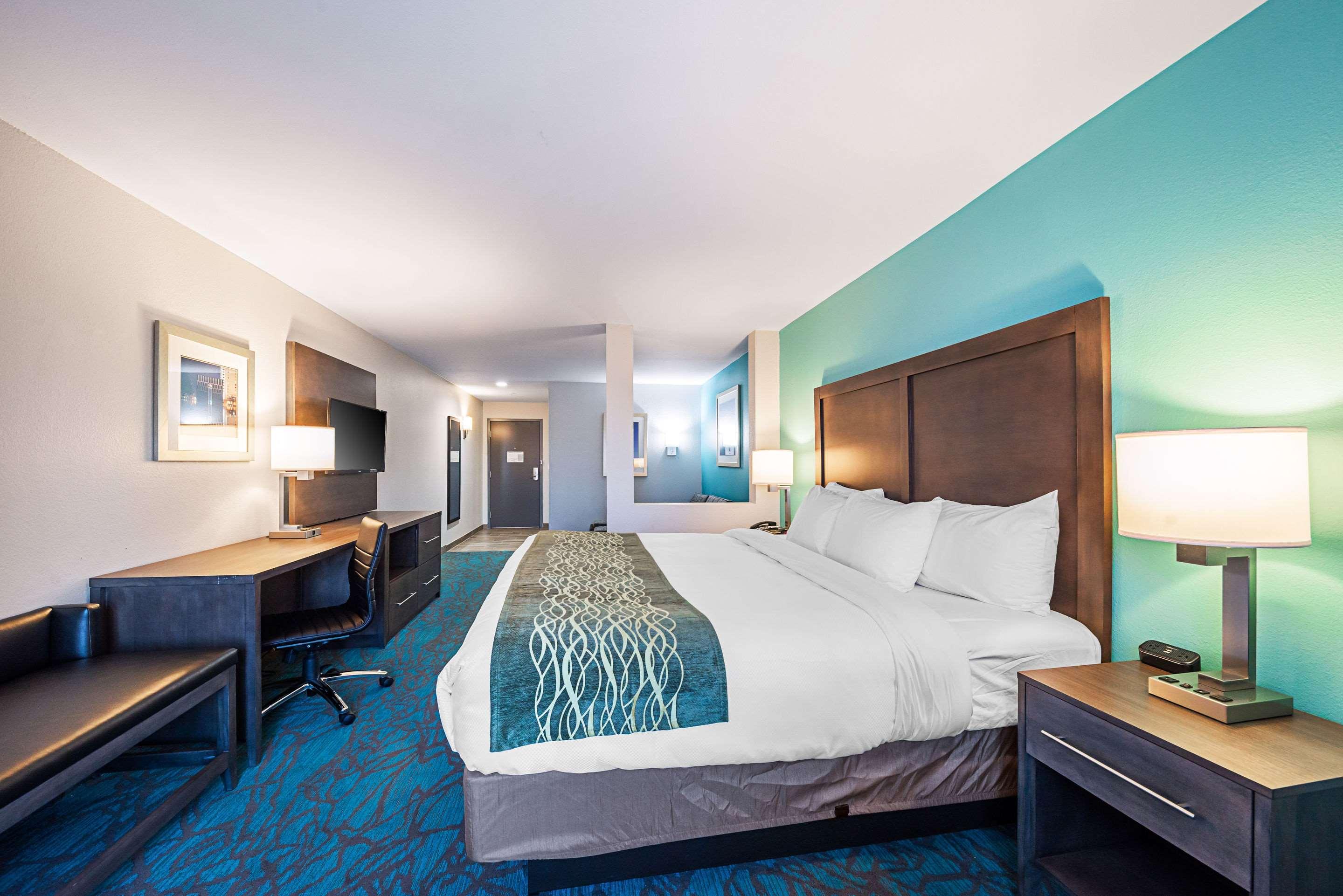 Comfort Inn & Suites — photo 5