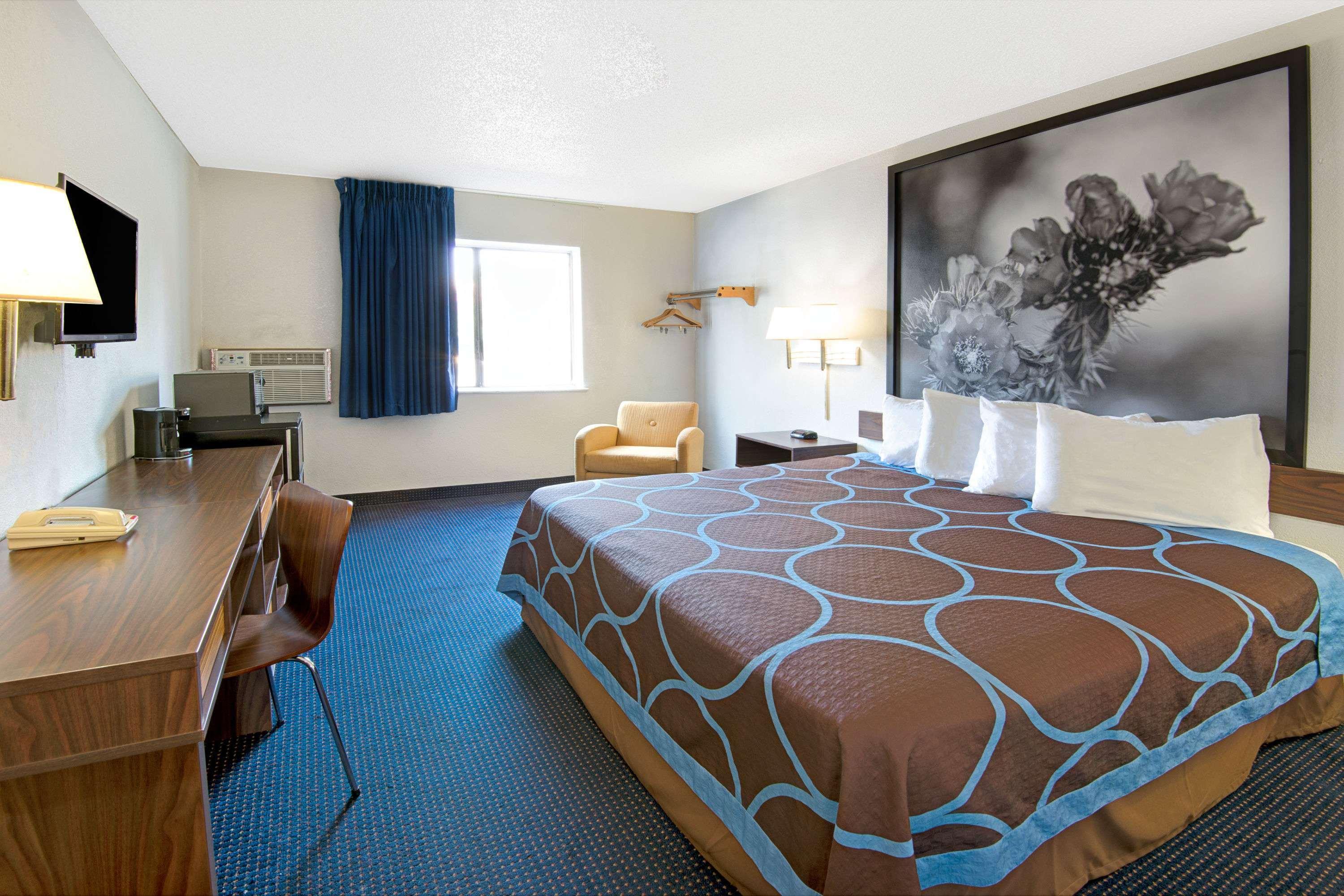 Super 8 by Wyndham Las Cruces/La Posada Lane — photo 5