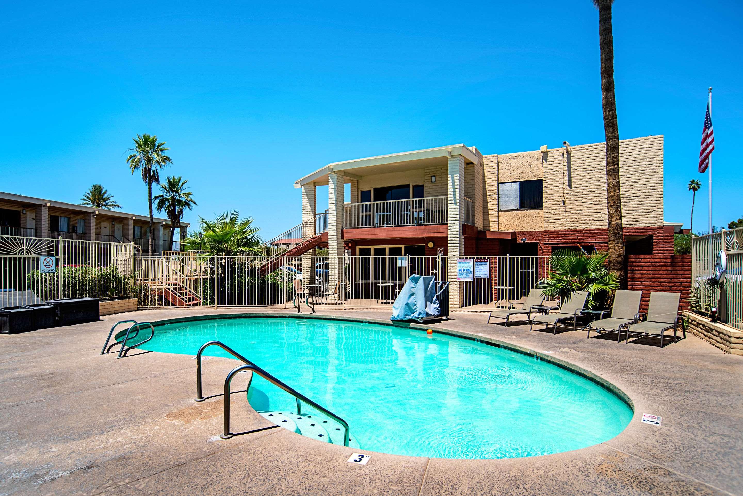 Quality Inn & Suites Phoenix NW - Sun City — photo 4