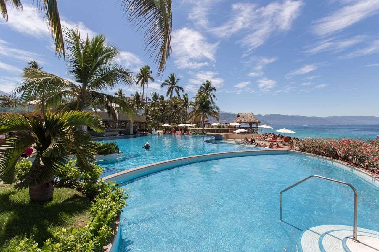 Sunset Plaza Beach Resort and Spa — photo 4