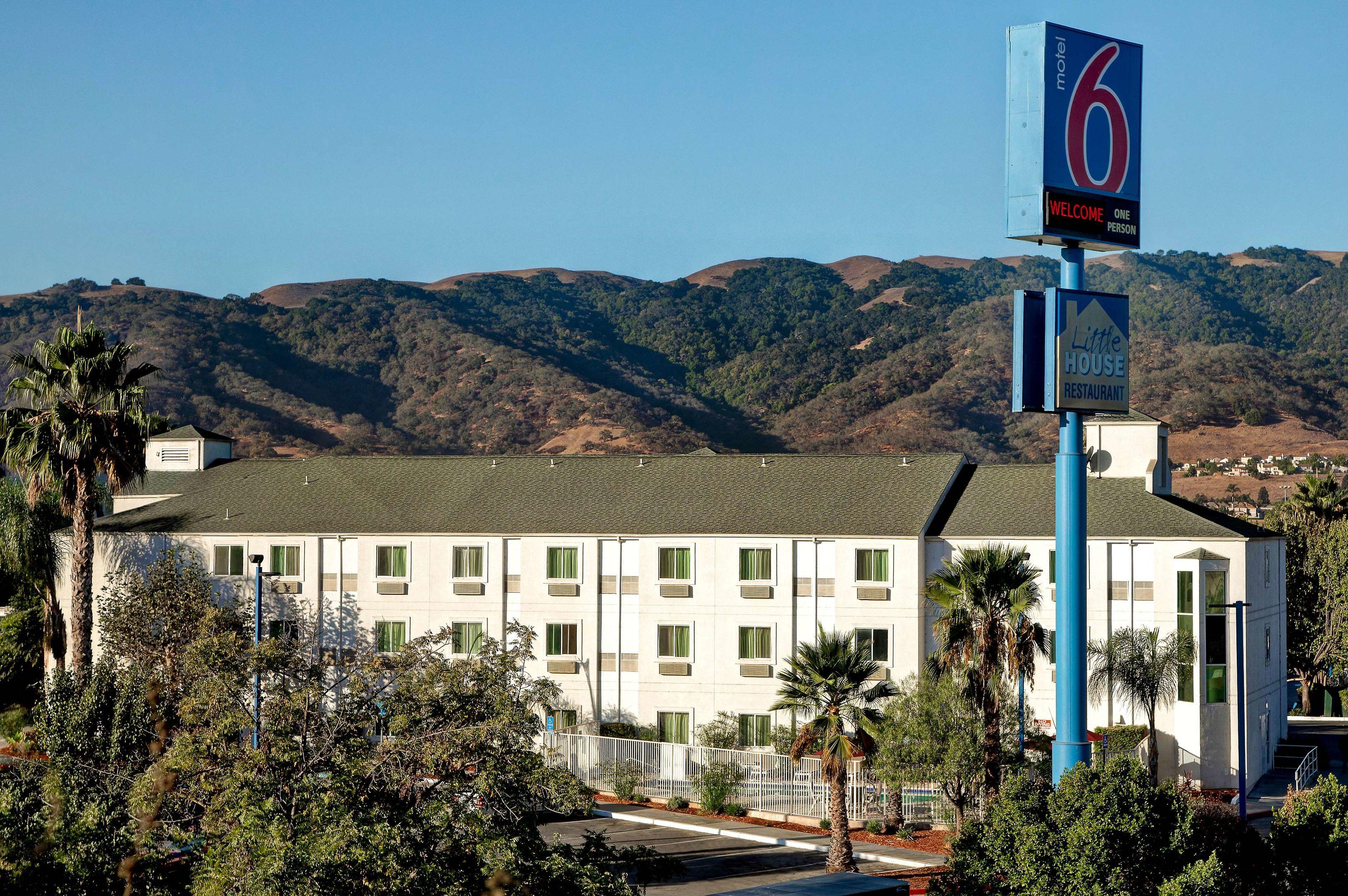 Motel 6 Gilroy — photo 3