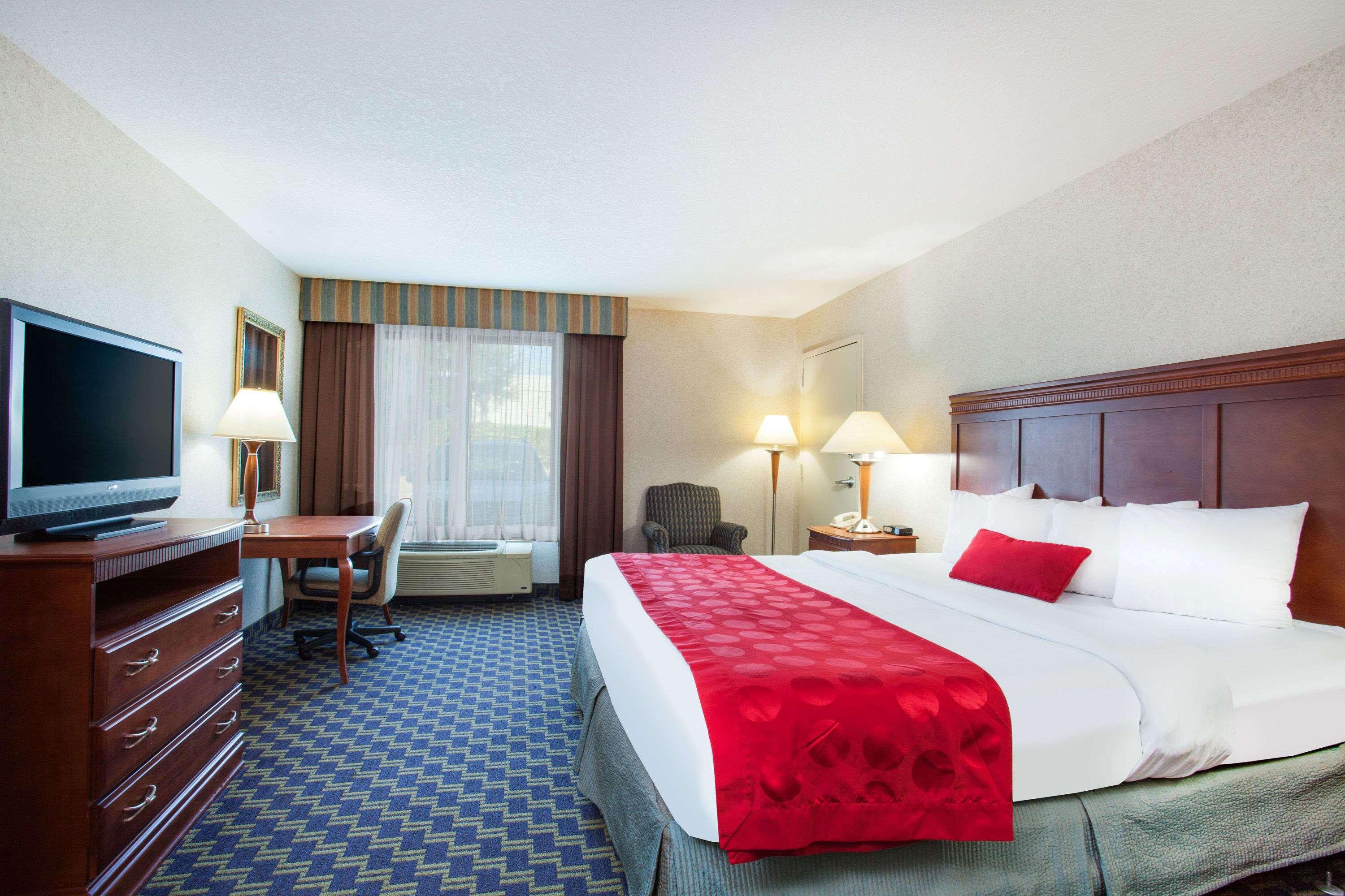 Ramada Jacksonville/Baymeadows Hotel & Conference Center — photo 5