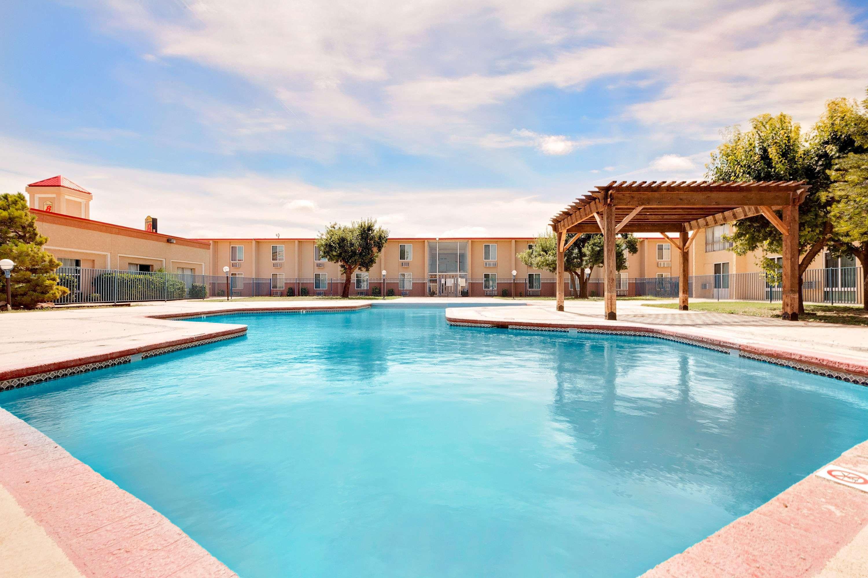 Super 8 by Wyndham Plainview — photo 3