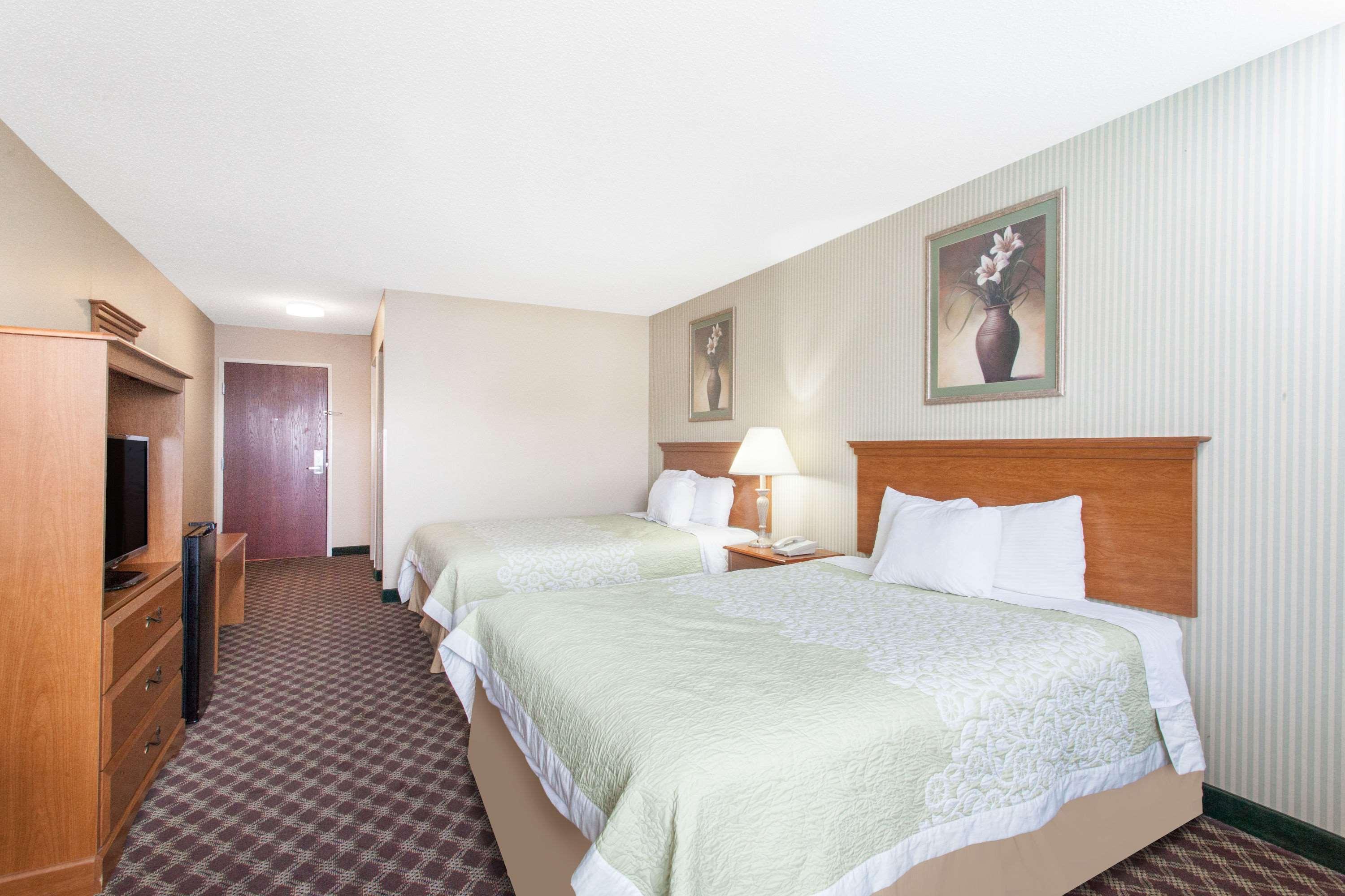Days Inn & Suites by Wyndham Seaford — photo 4