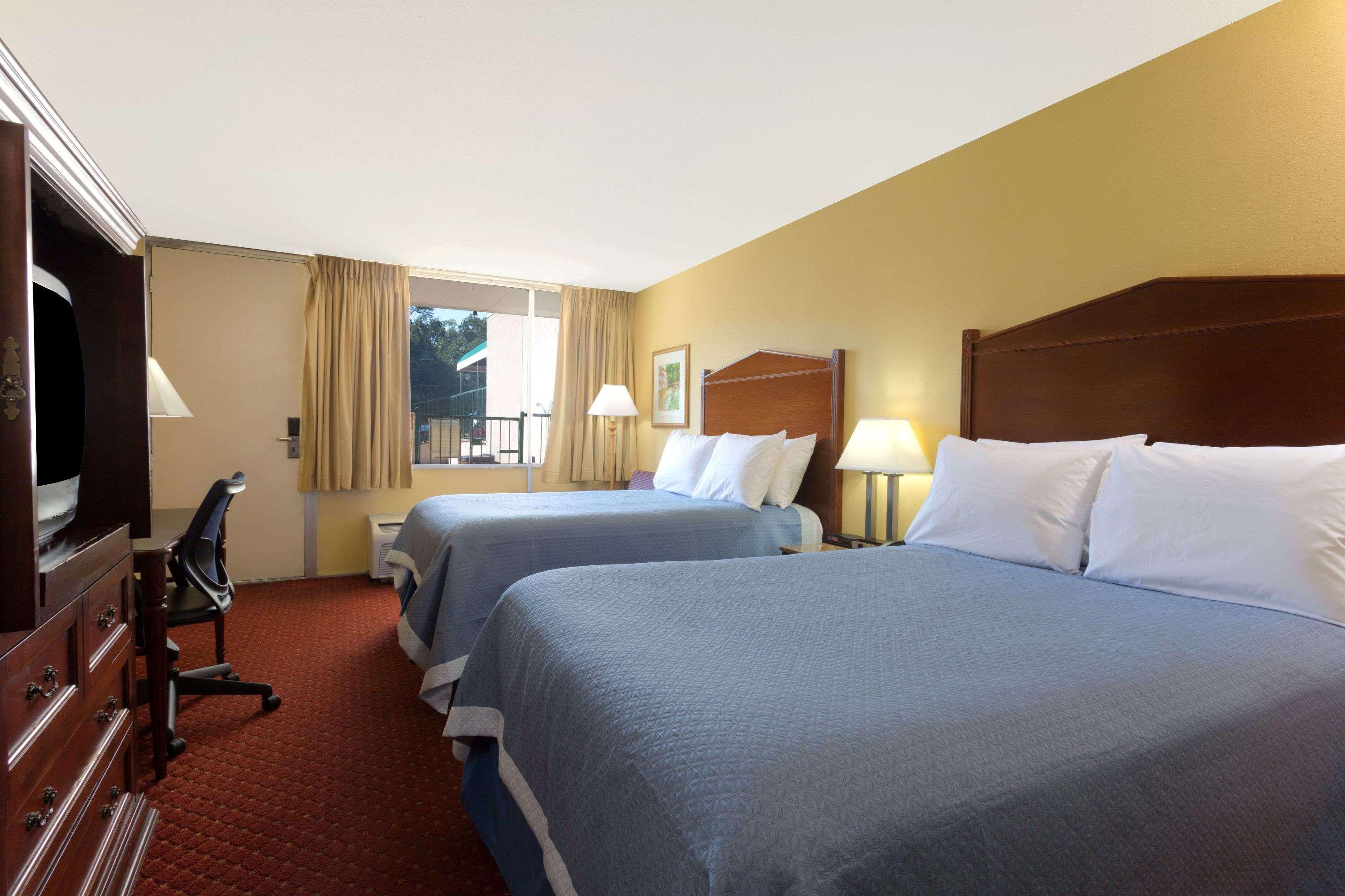 Days Inn by Wyndham Washington DC/Gateway — photo 5