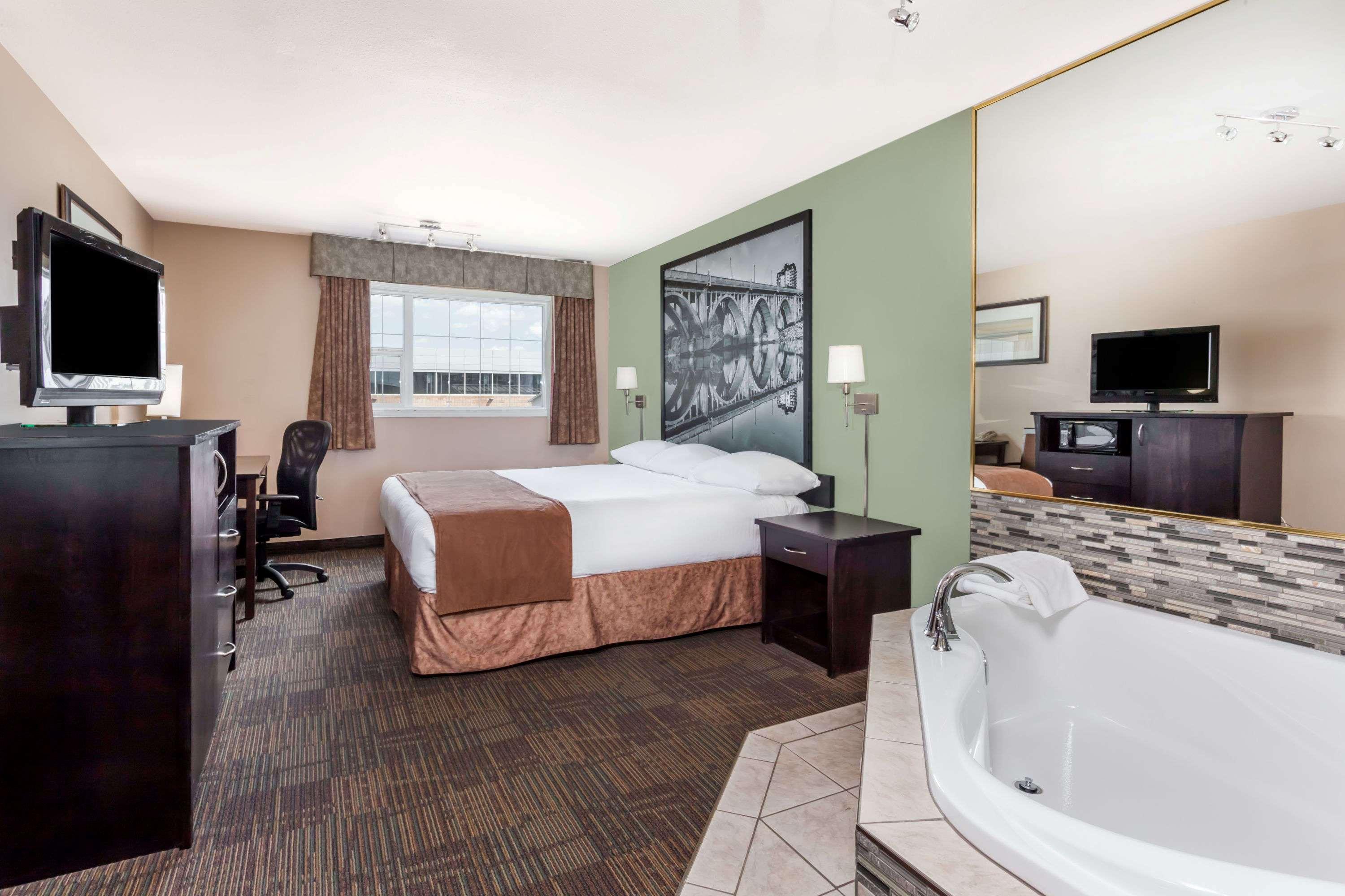 Super 8 by Wyndham Saskatoon Near Saskatoon Airport — photo 5