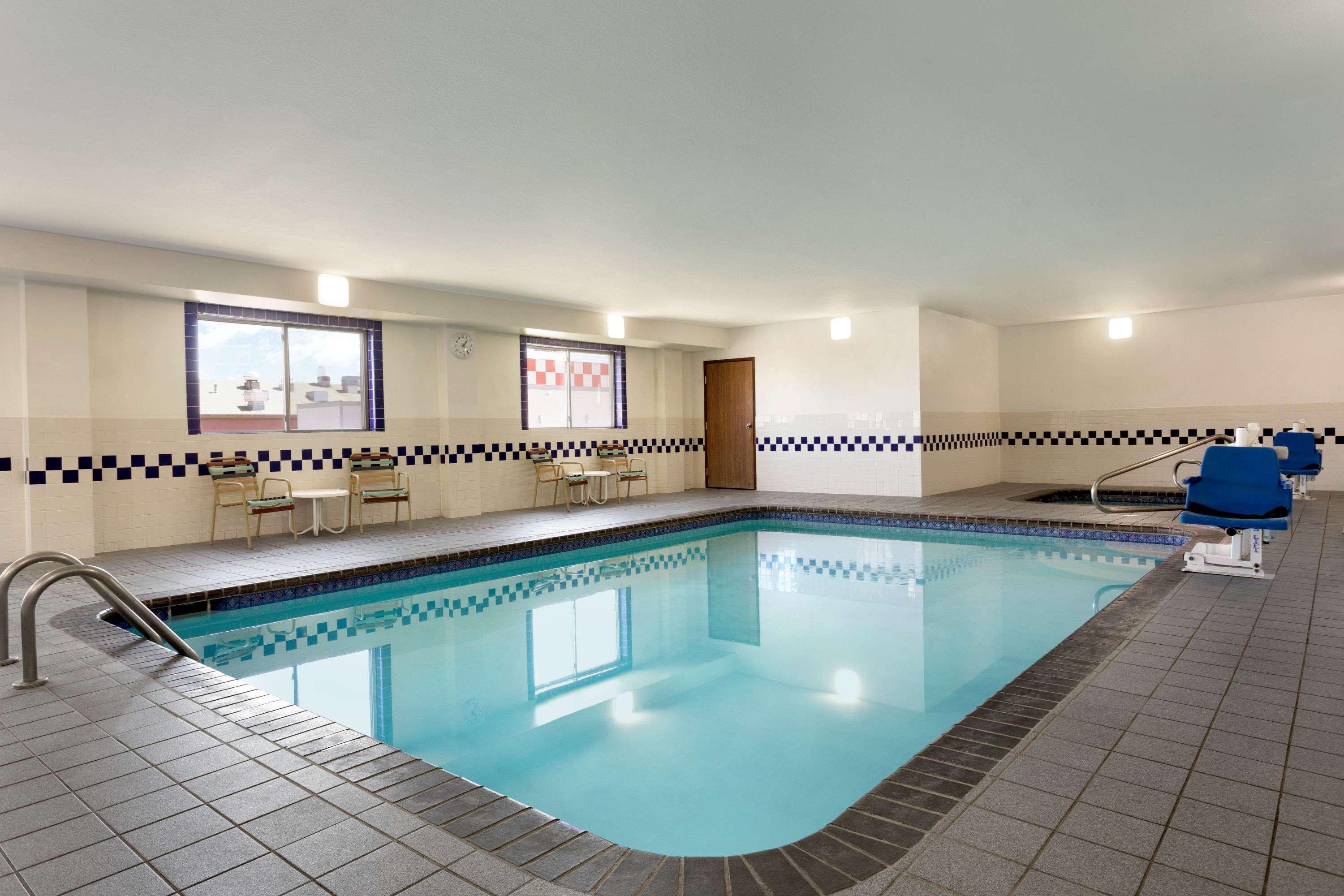 Baymont Inn & Suites Salina — photo 4