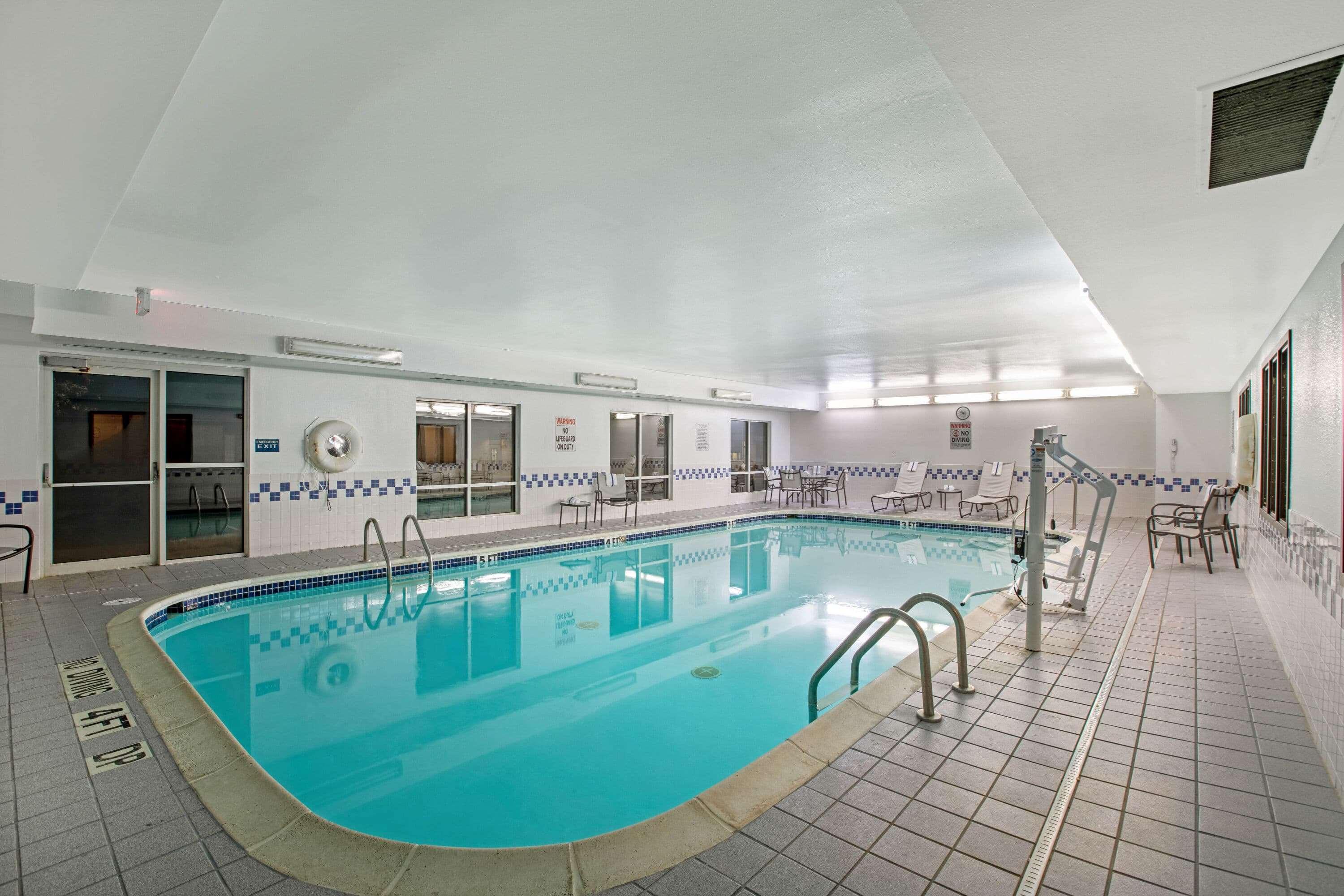 La Quinta Inn & Suites by Wyndham Fayetteville — photo 5