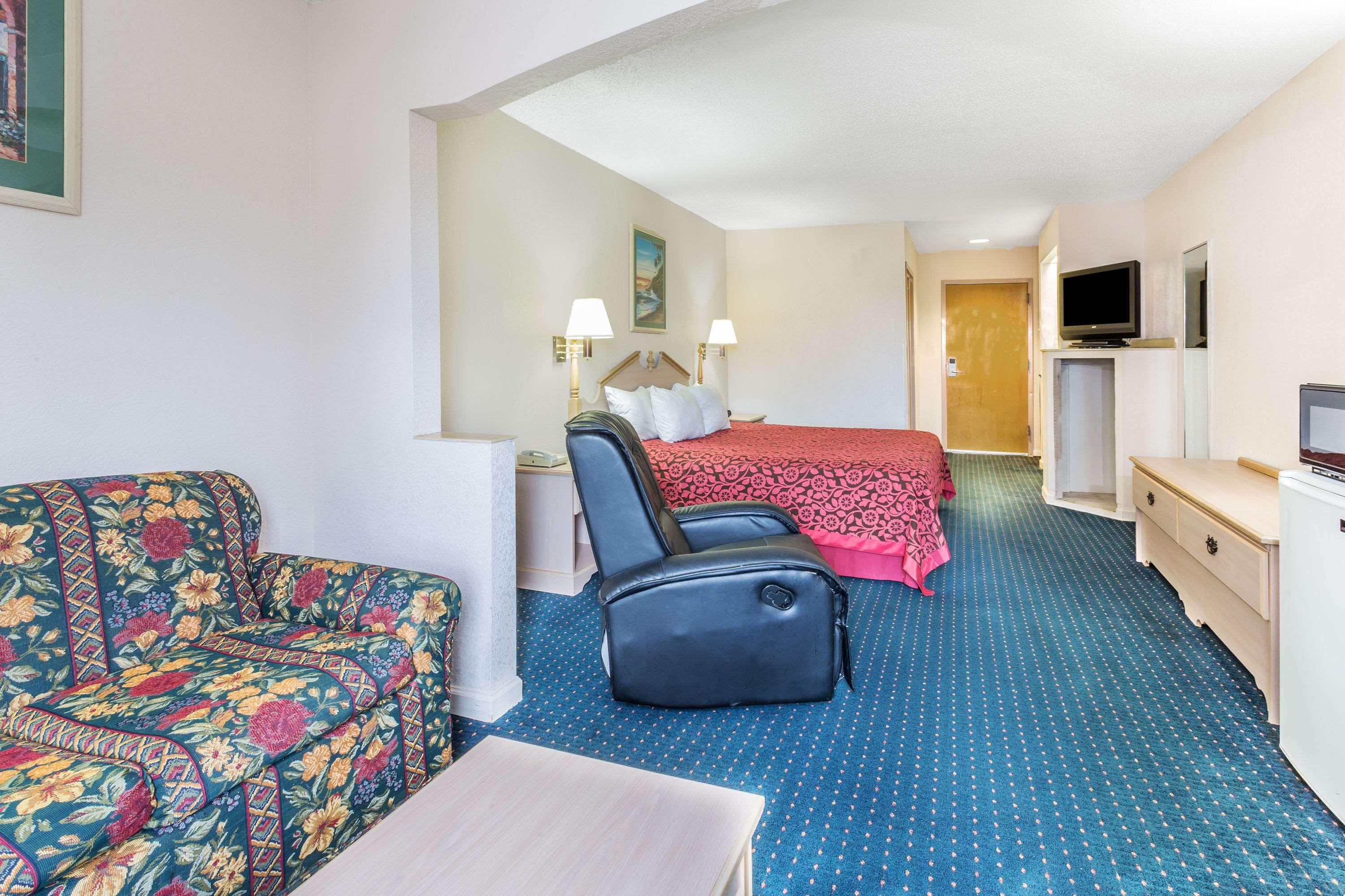 Days Inn by Wyndham Panama City/Callaway — photo 4