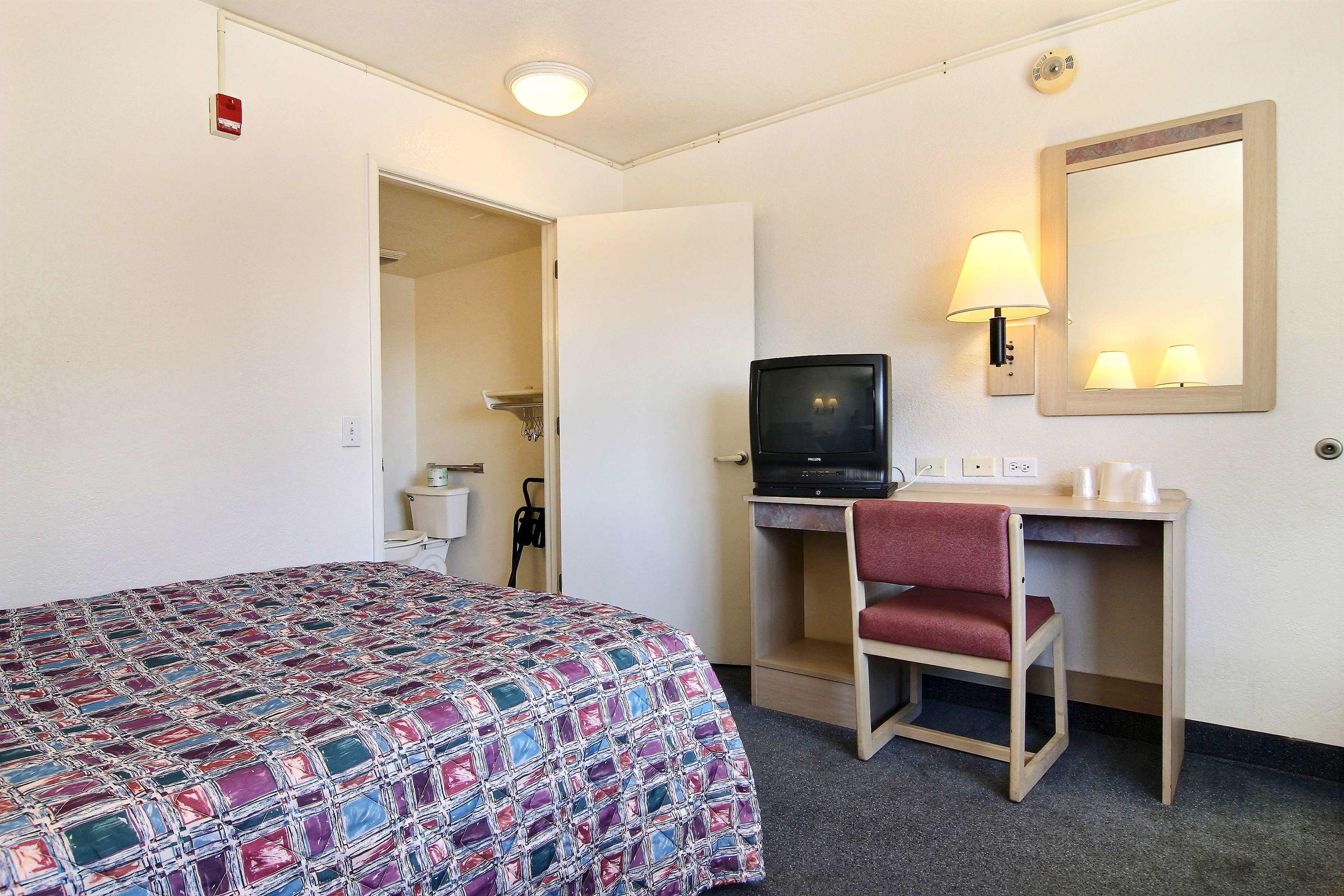 Motel 6 Santa Rosa NM — photo 4
