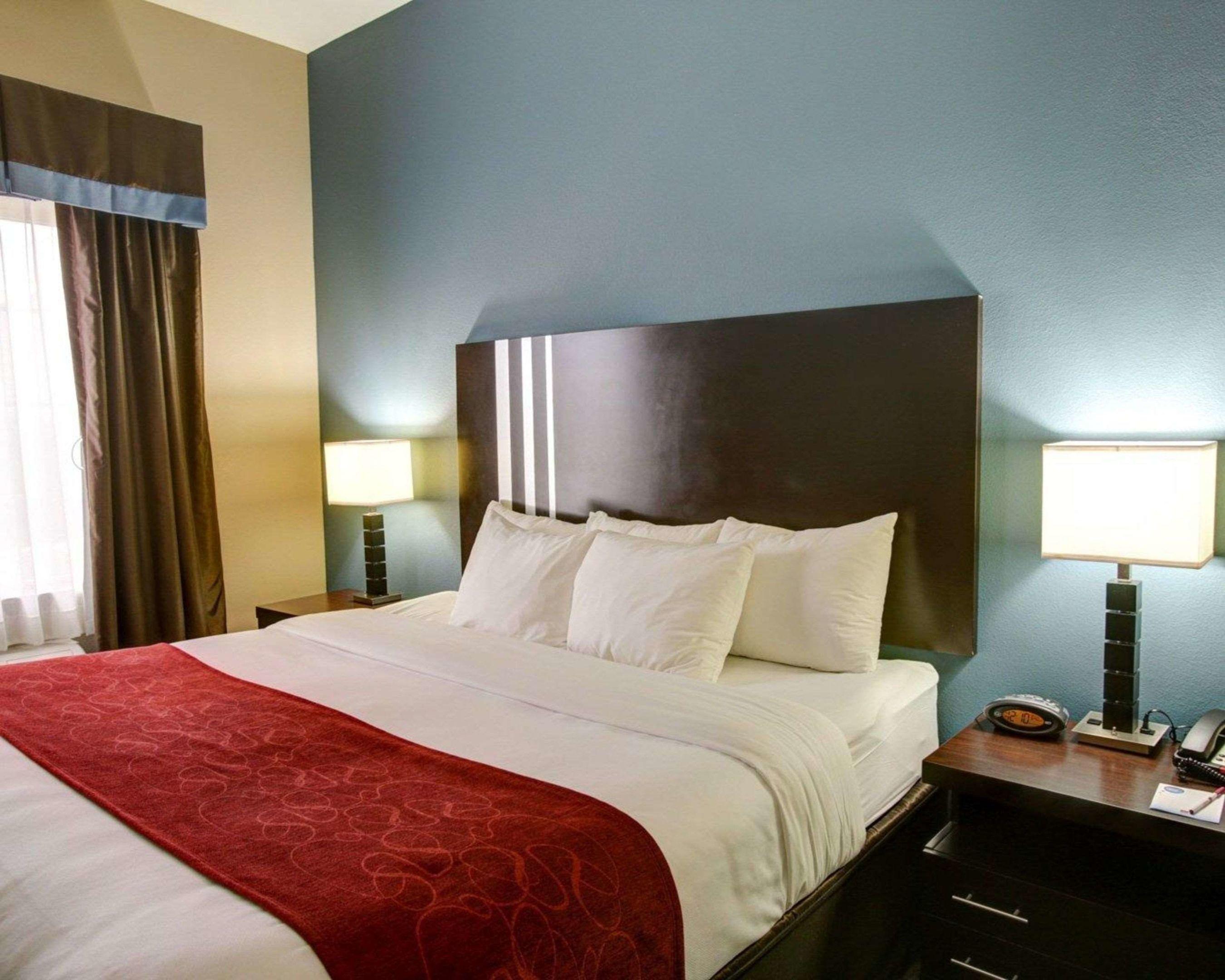 Comfort Suites Bastrop — photo 4