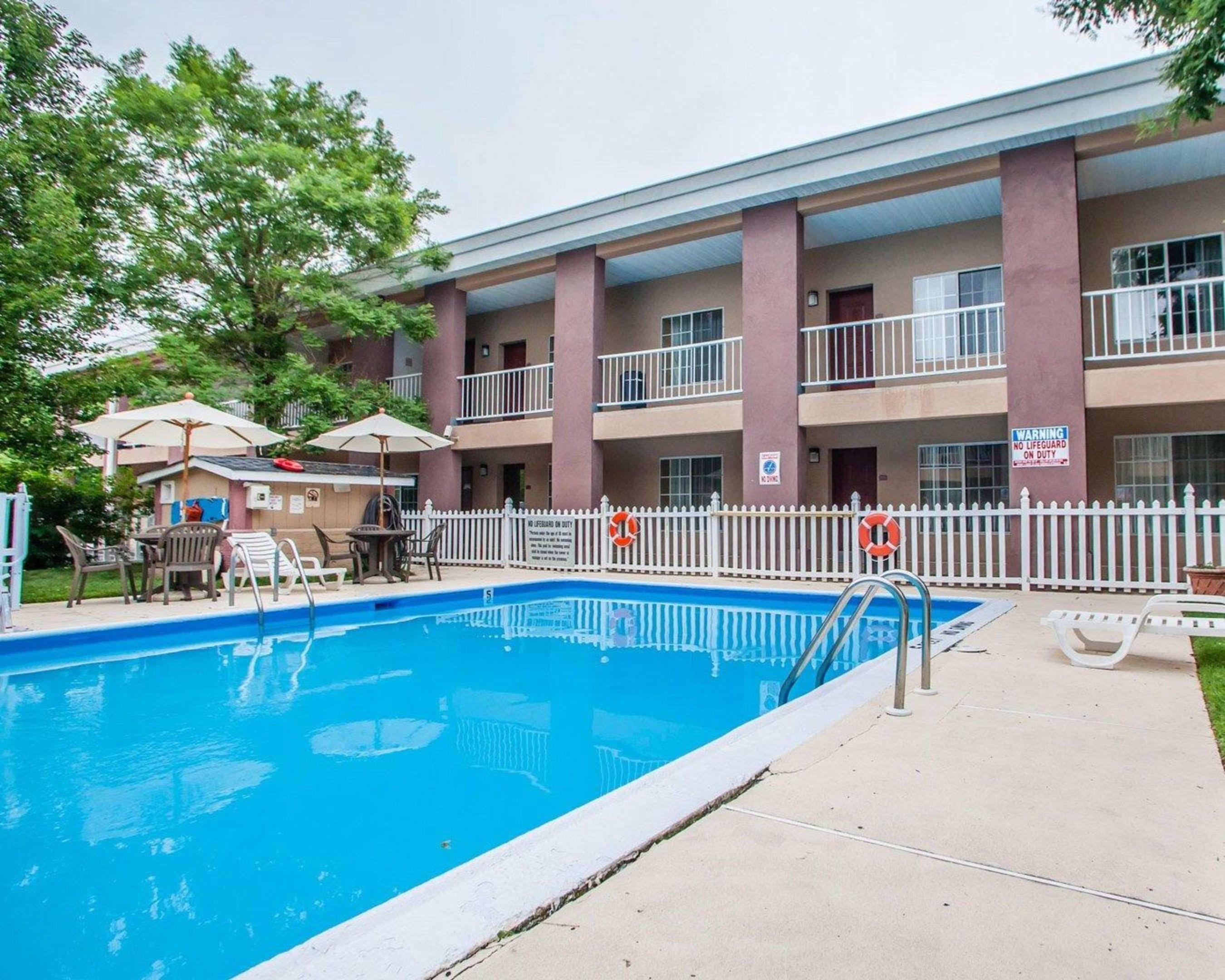 Clarion Hotel Palmer Inn — photo 5