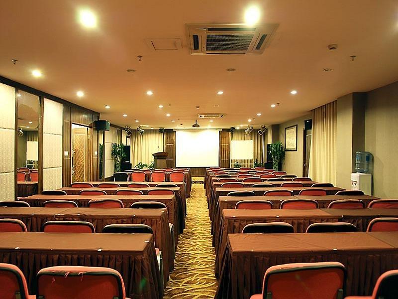 July Plaza International Hotel — photo 3