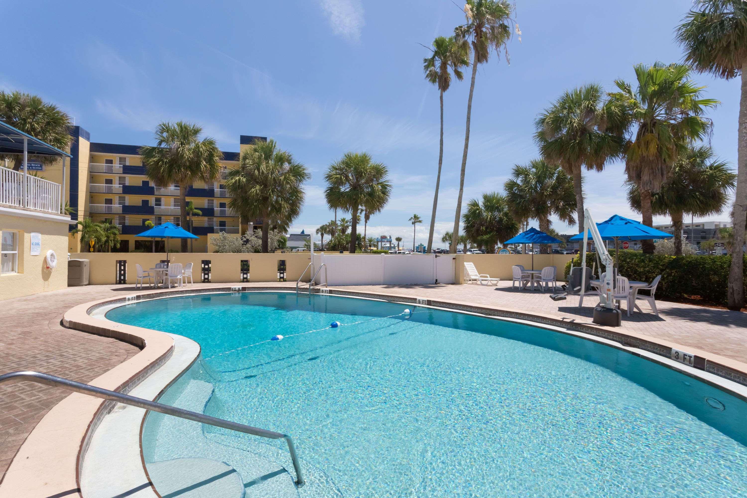 Days Inn Cocoa Beach Port Canaveral — photo 3