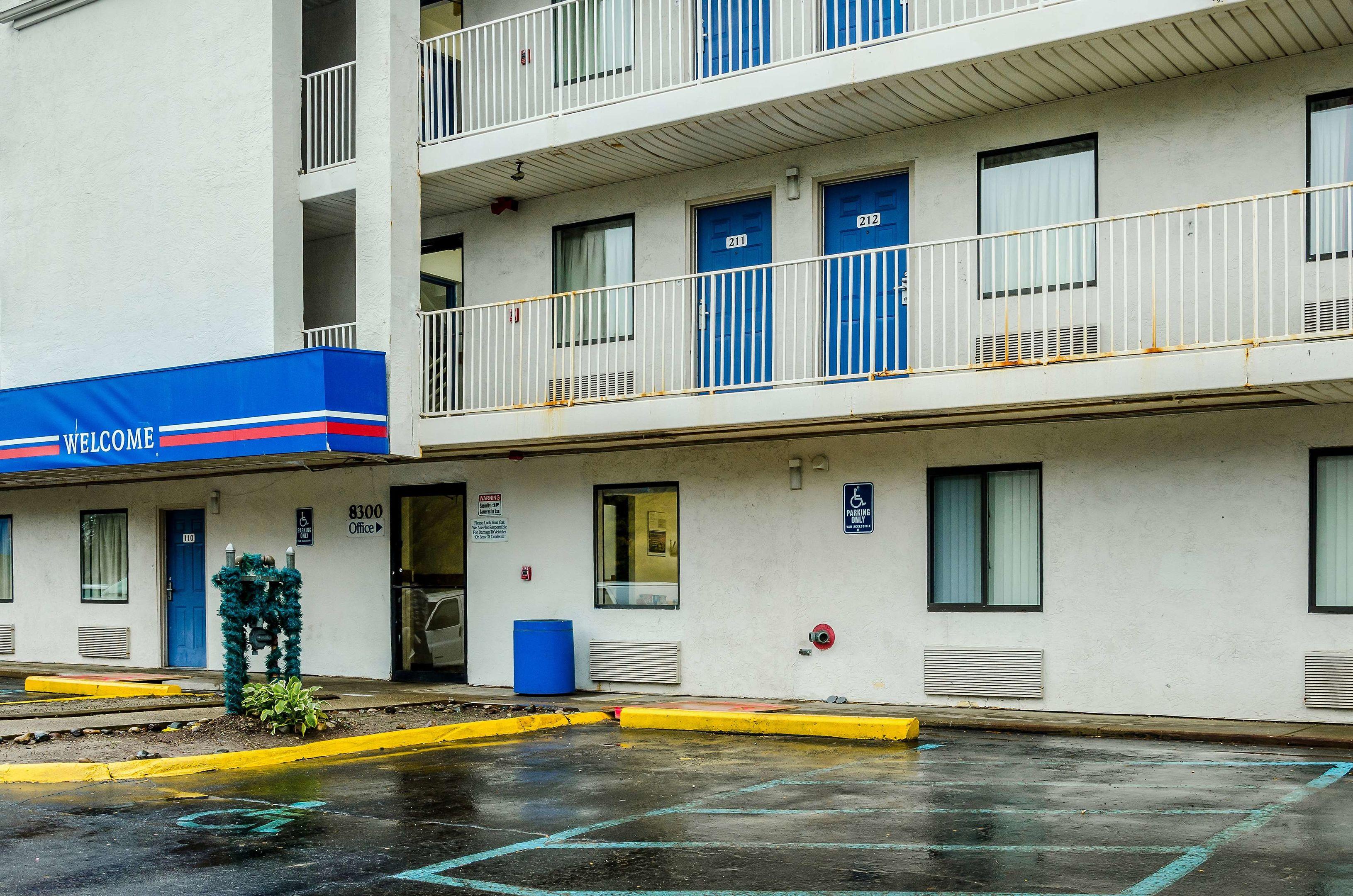 Motel 6 Detroit East Warren — photo 3