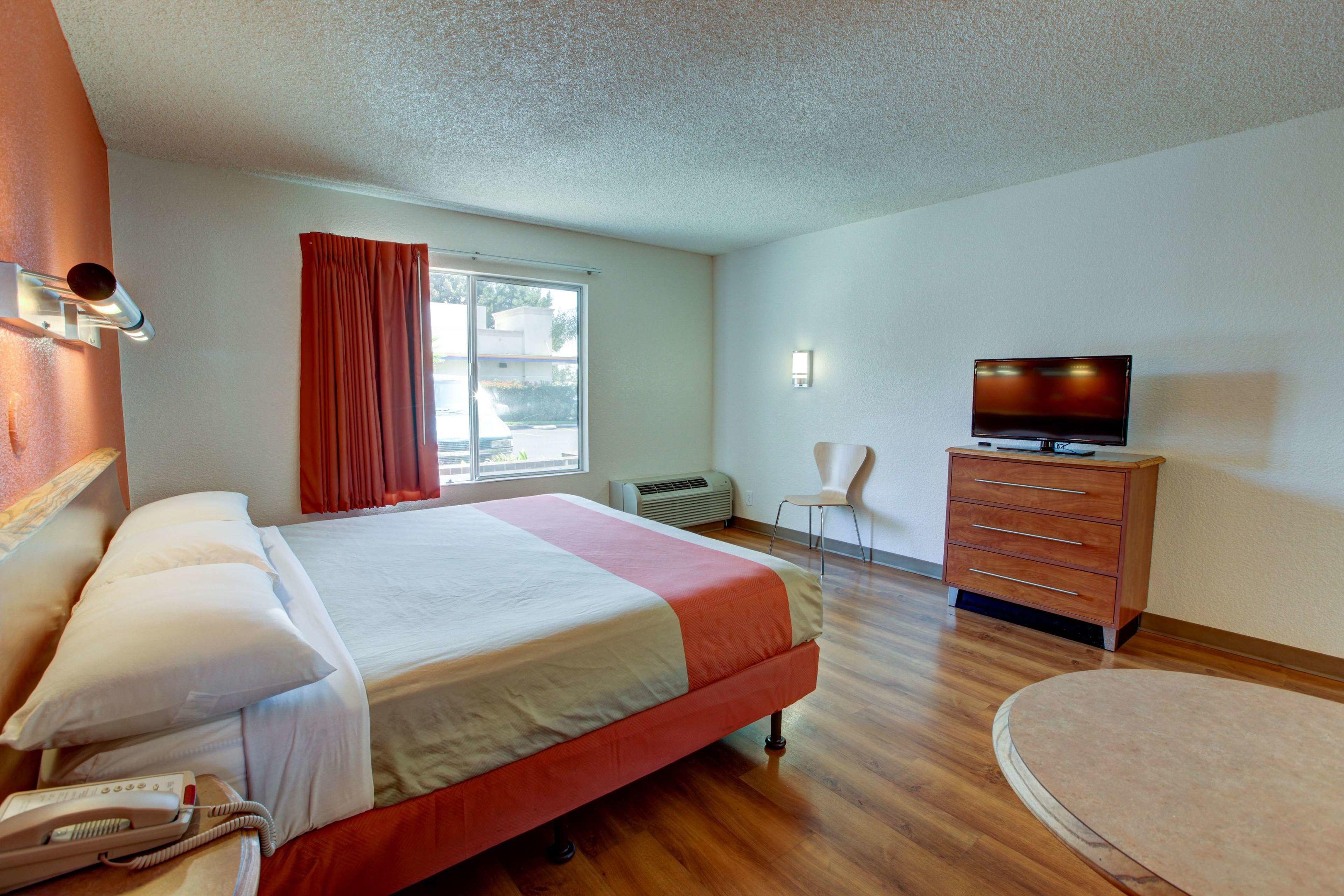 Motel 6 Irvine Orange County Airport — photo 5