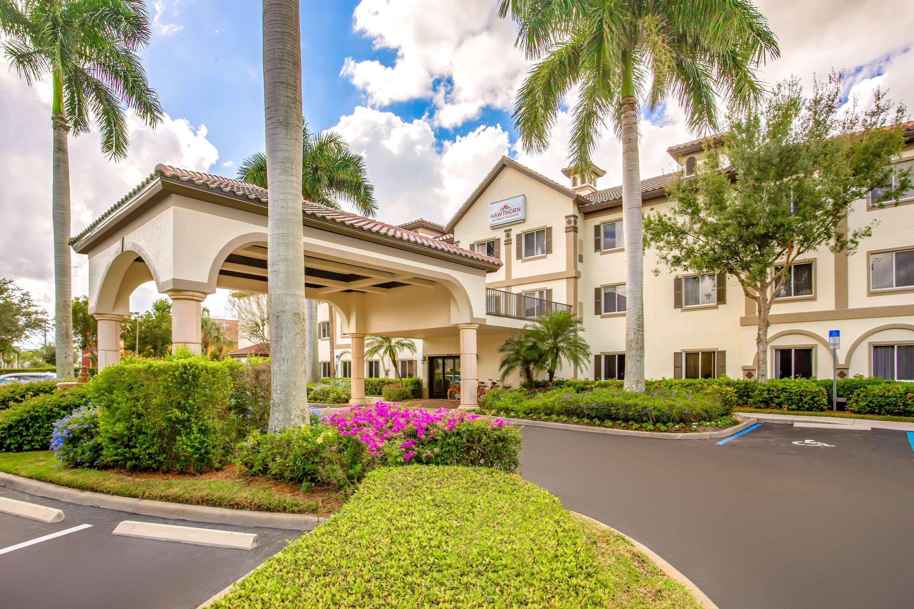 Hawthorn Suites by Wyndham Naples — photo 4