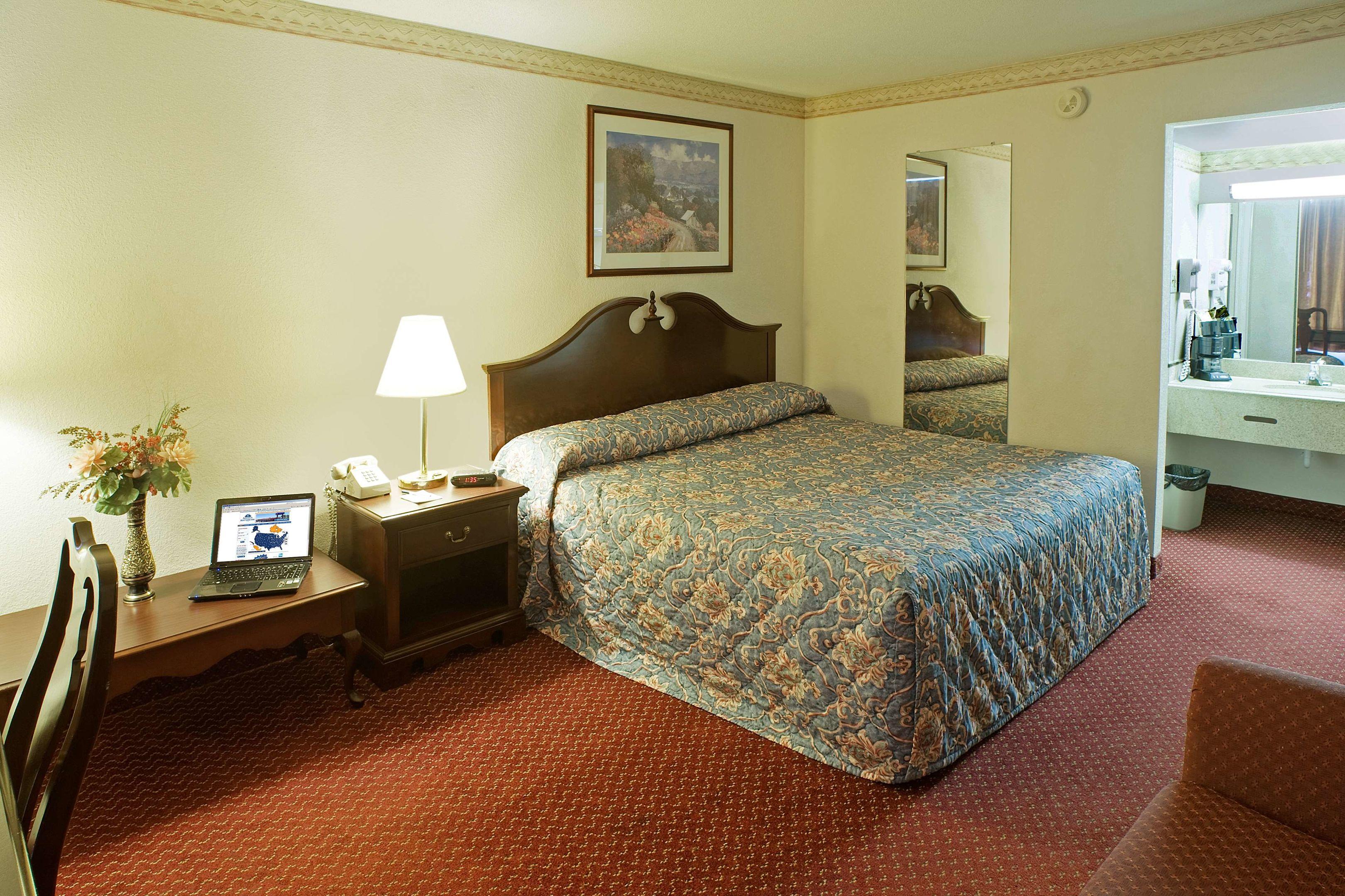Americas Best Value Inn Salisbury — photo 4