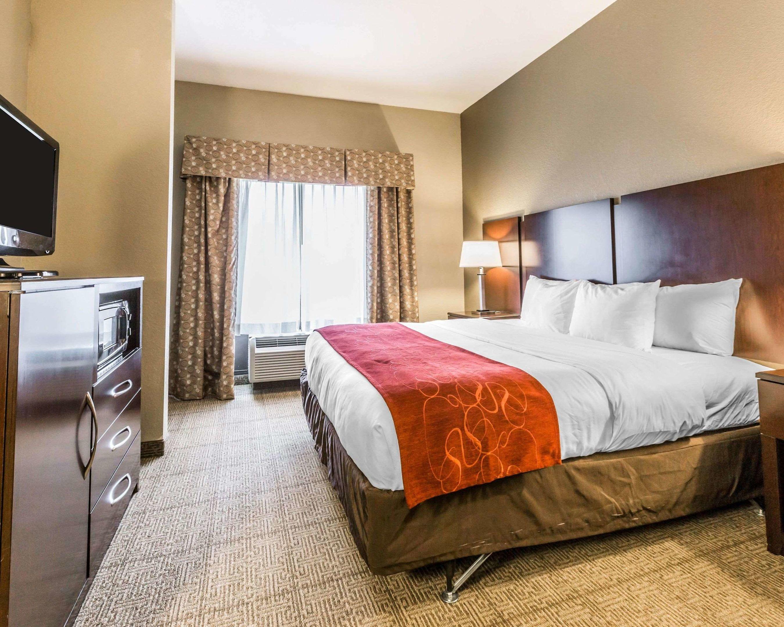 Comfort Suites — photo 5