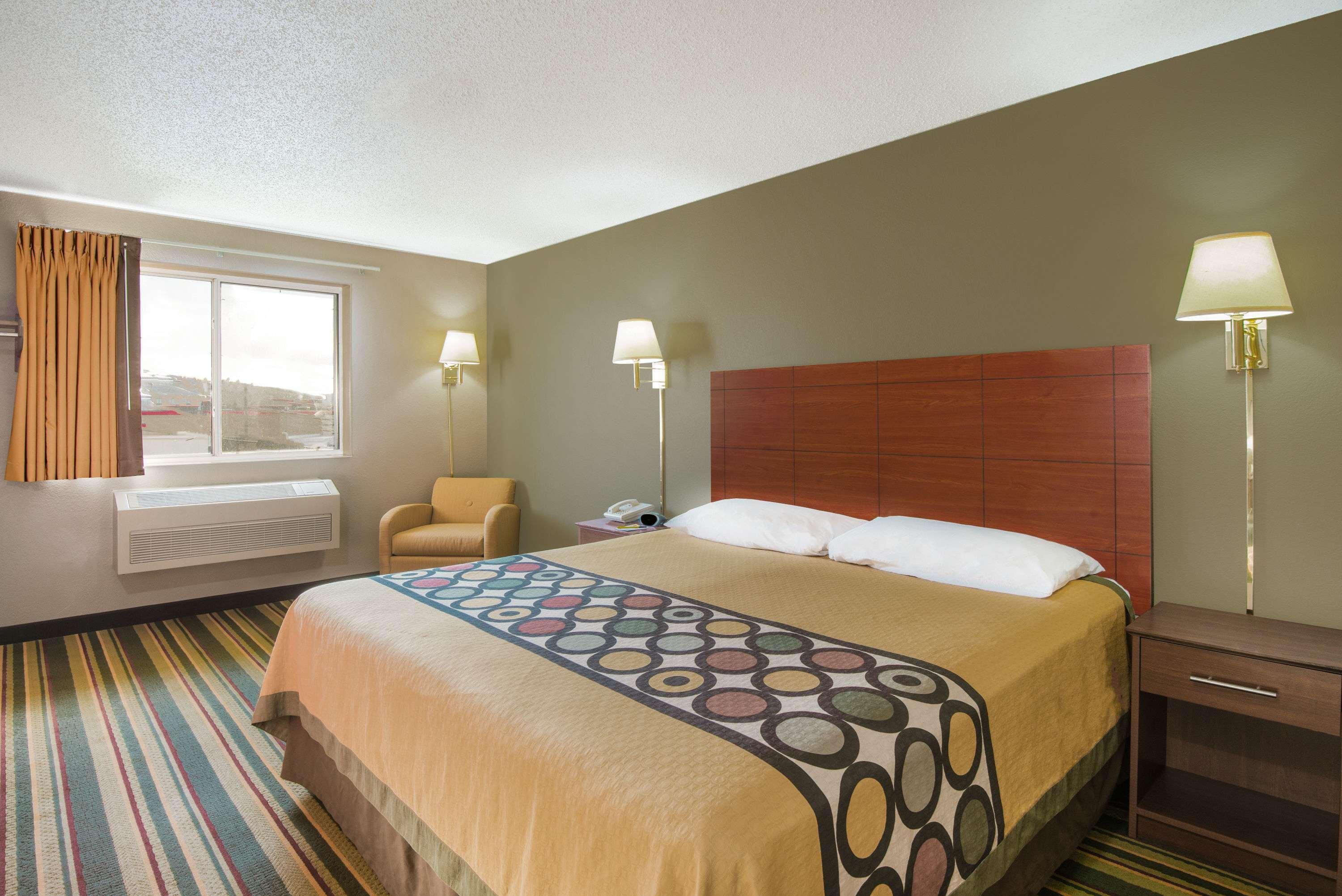 Super 8 by Wyndham Clearfield — photo 4