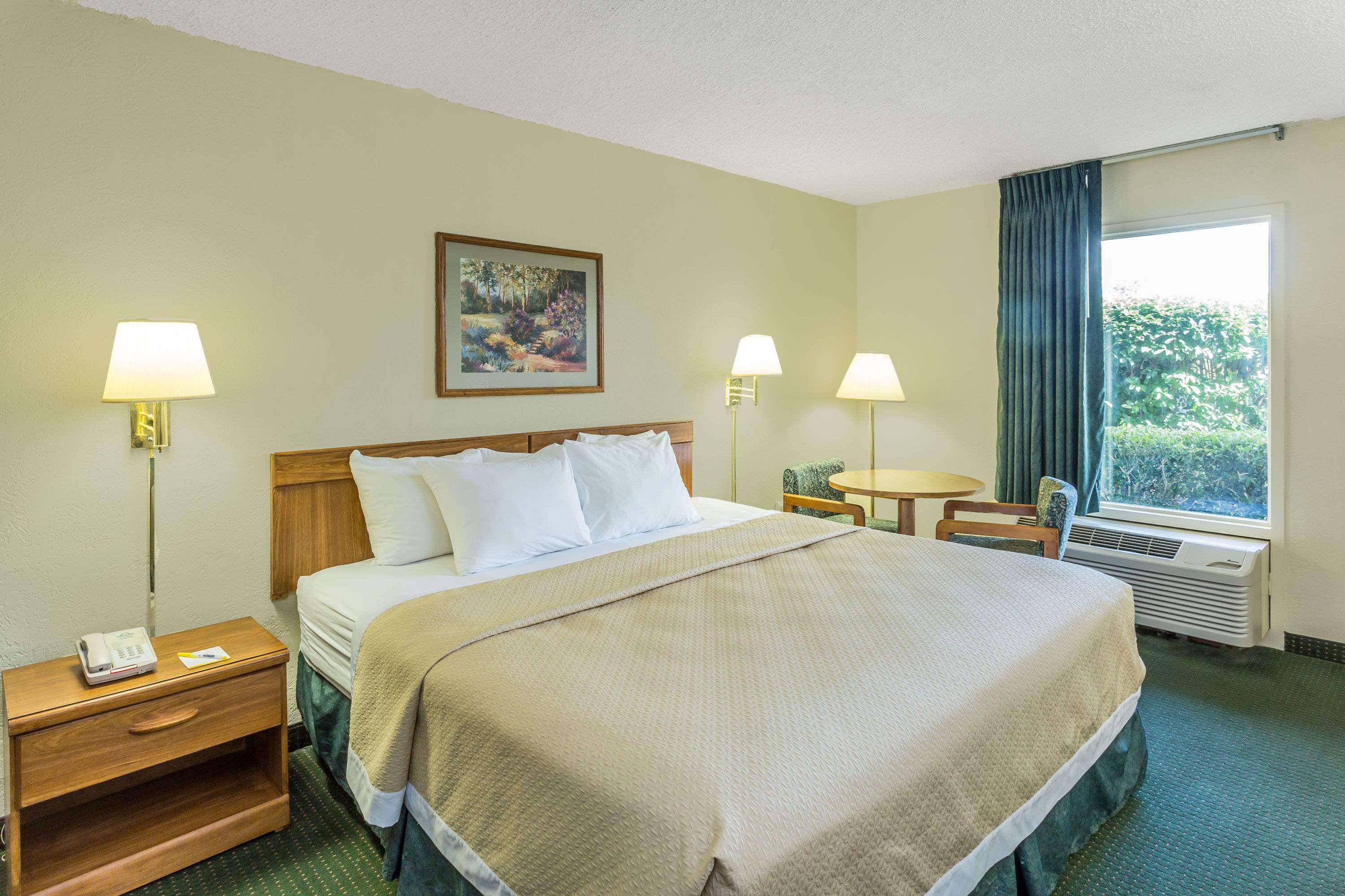 Days Inn Lake Park/Valdosta — photo 5