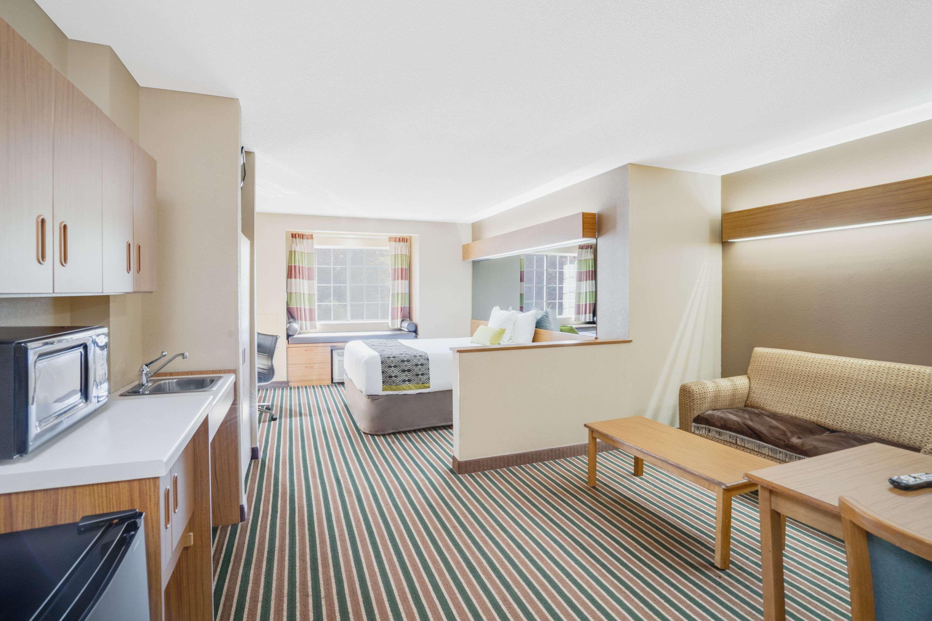 Microtel Inn & Suites by Wyndham Pigeon Forge — photo 5