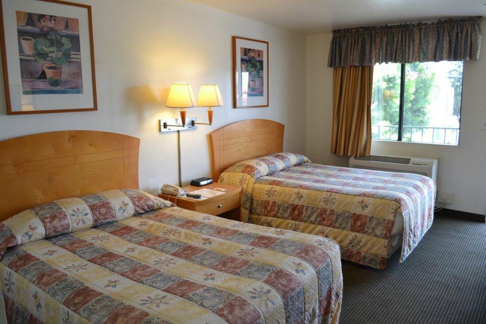 Vagabond Inn Fresno — photo 3