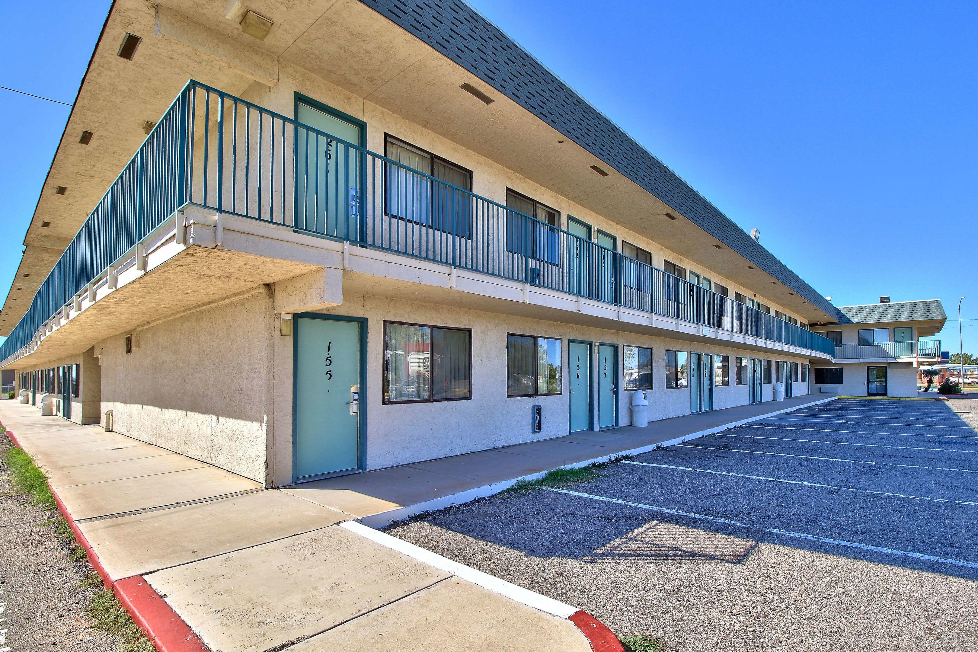 Motel 6 Douglas — photo 5