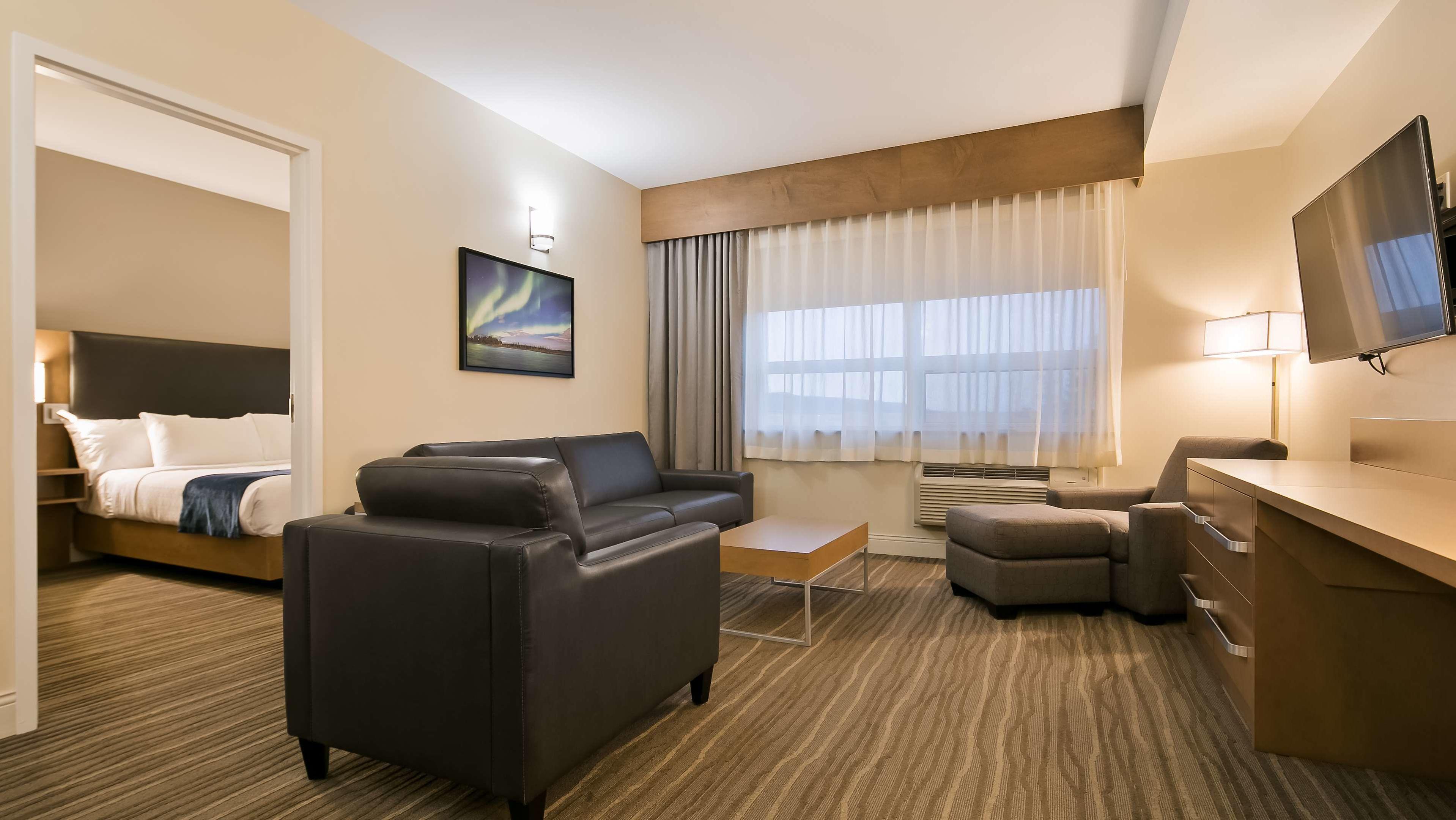 Best Western Plus Sawridge Suites — photo 4