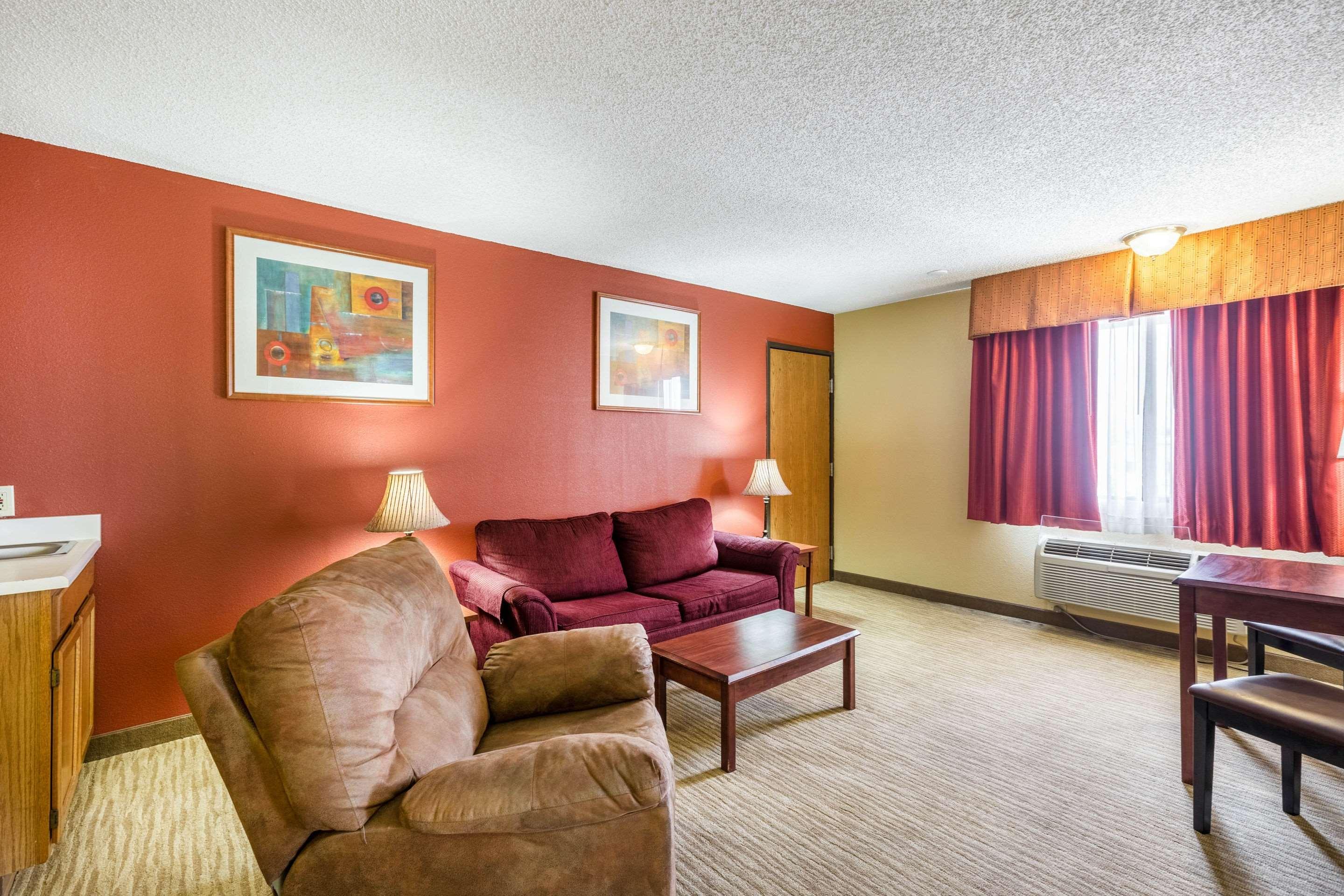 Quality Inn Scottsbluff — photo 3