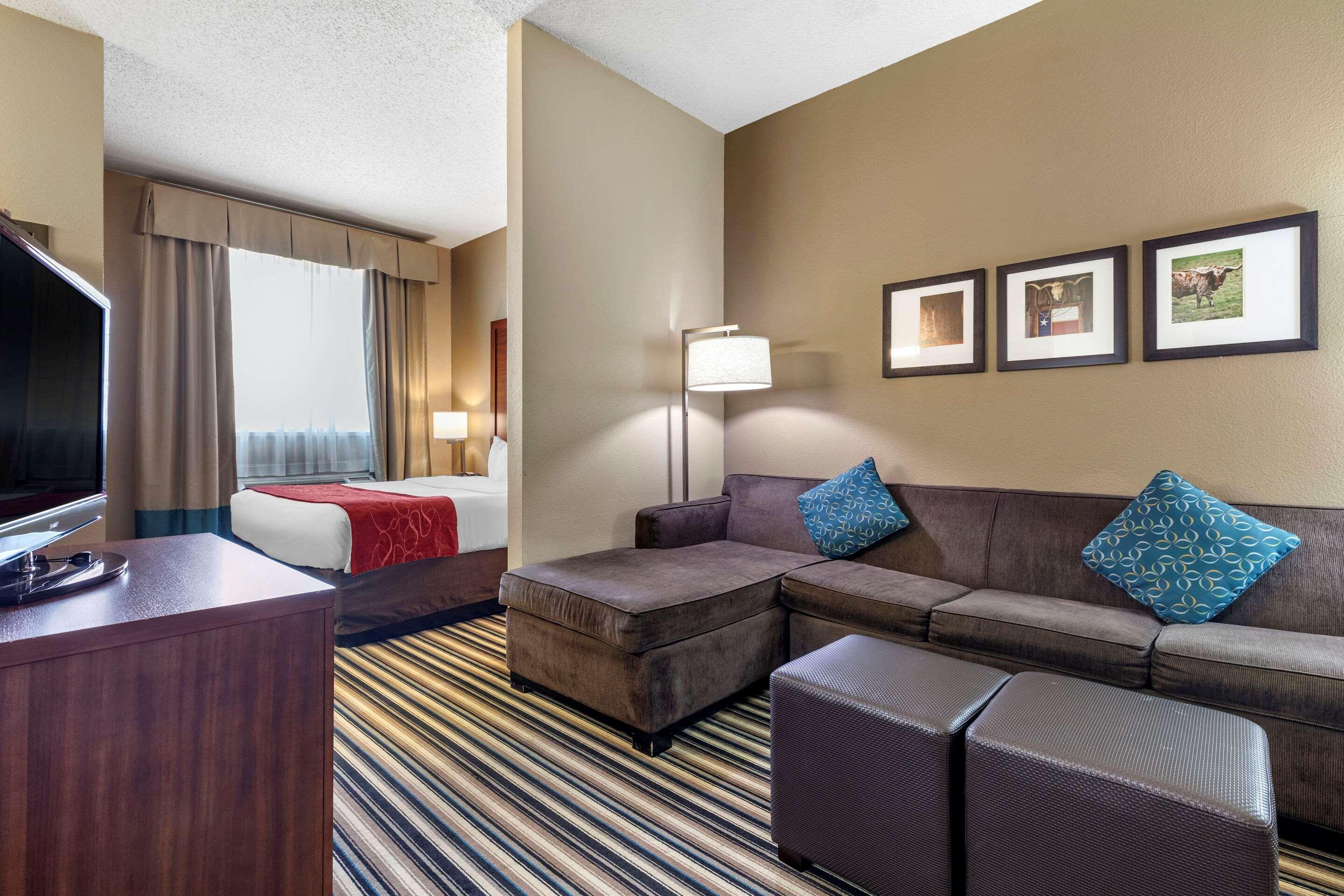 Comfort Suites Waco North - Near University Area — photo 5