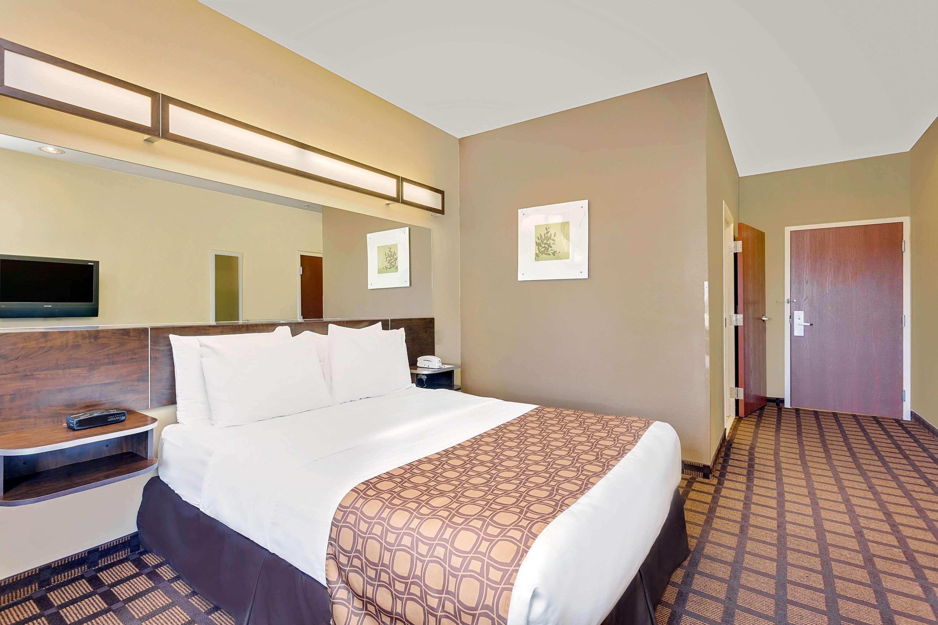 Microtel Inn & Suites Perry — photo 5