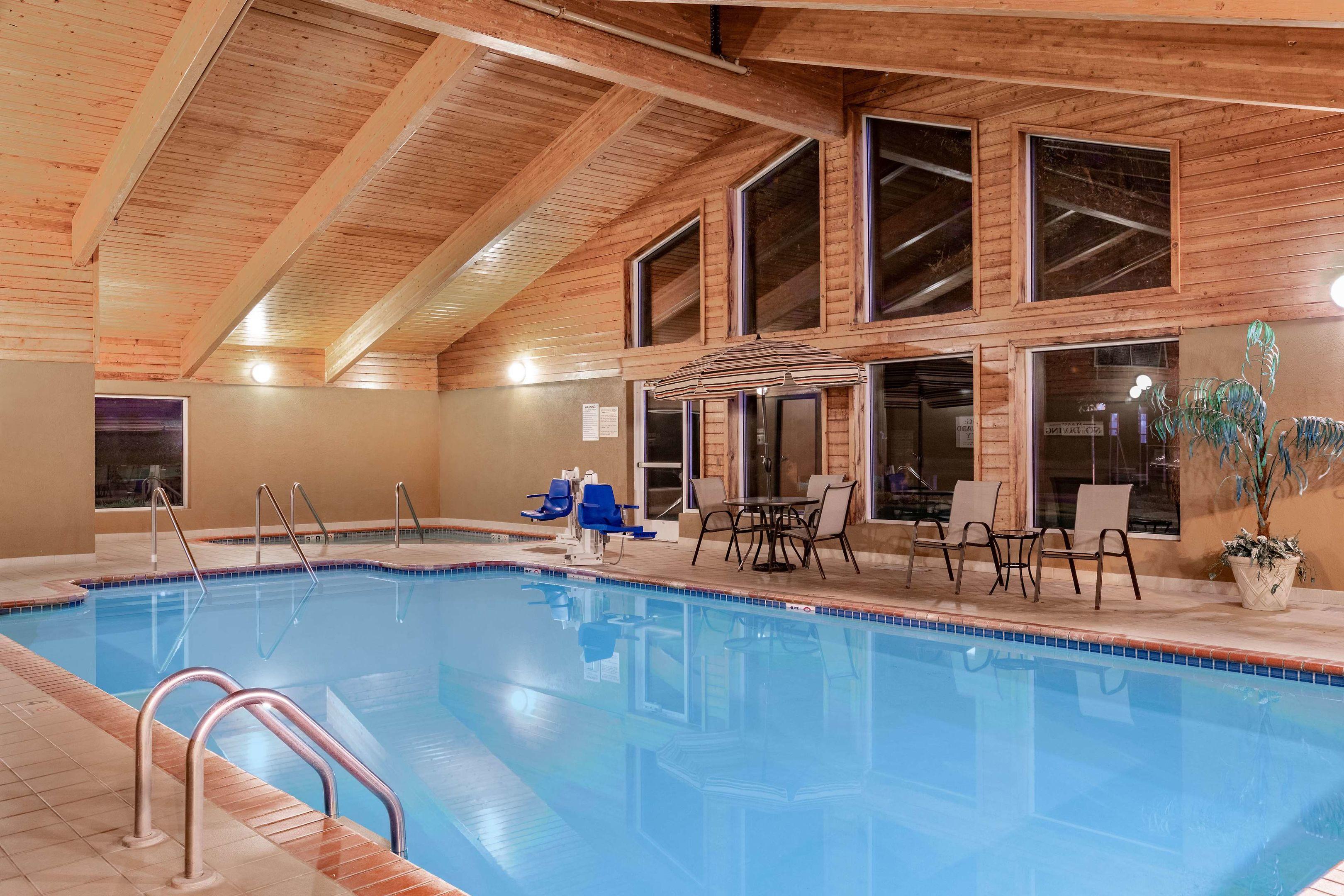 AmericInn Lodge & Suites Litchfield — photo 4