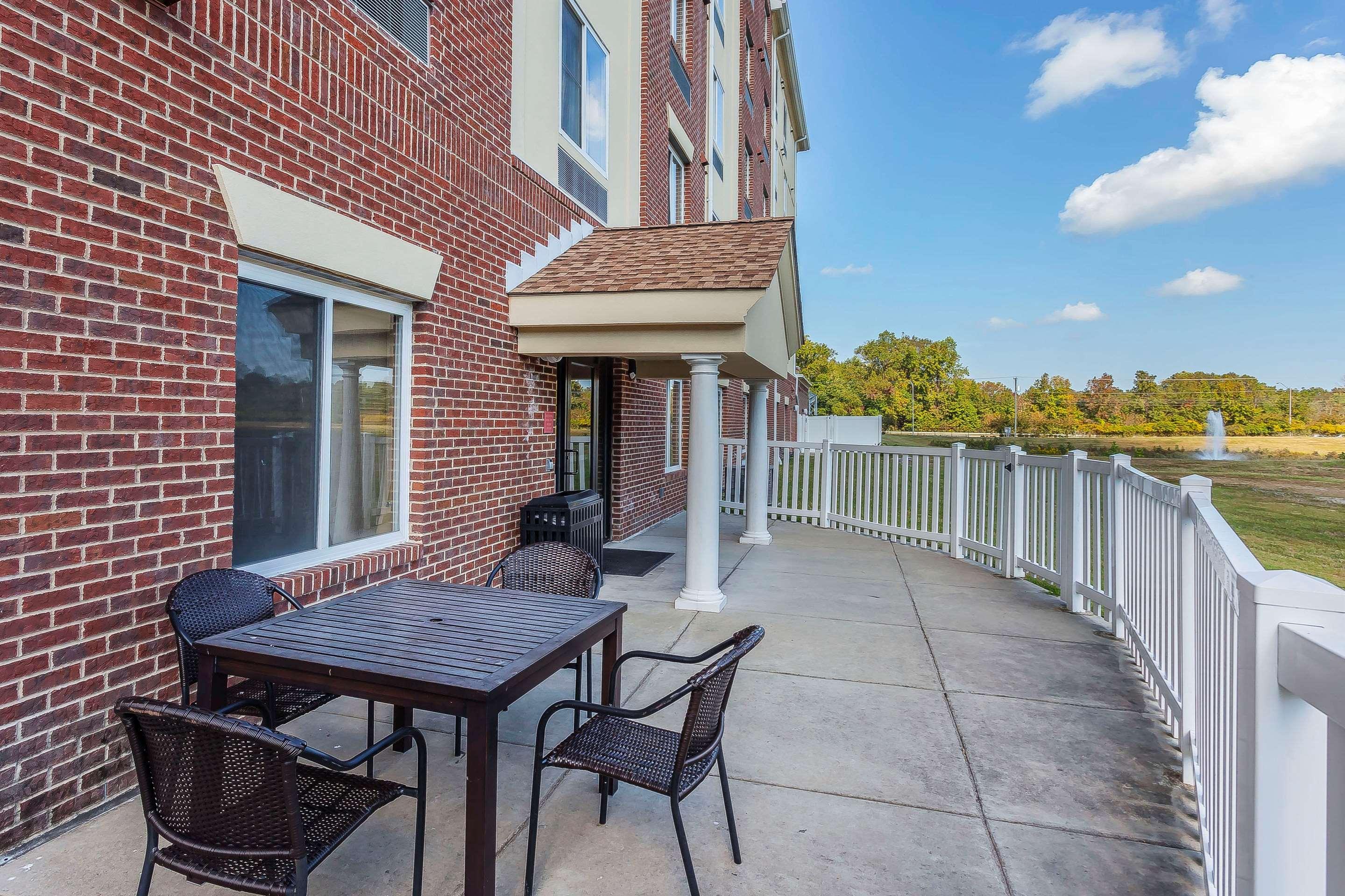 Comfort Suites Near Joint Forces — photo 5