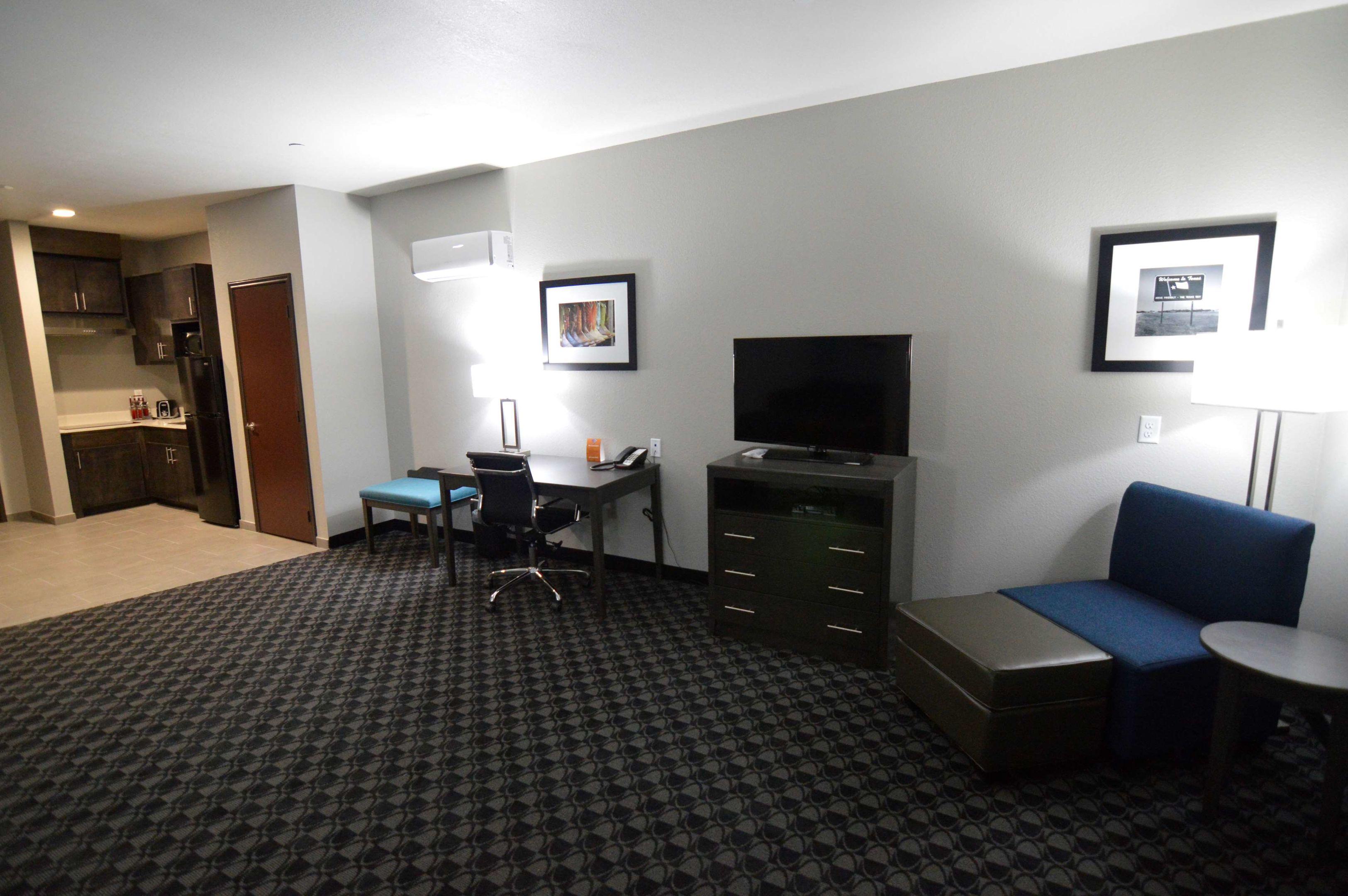 Best Western Plus Waller Hotel — photo 4