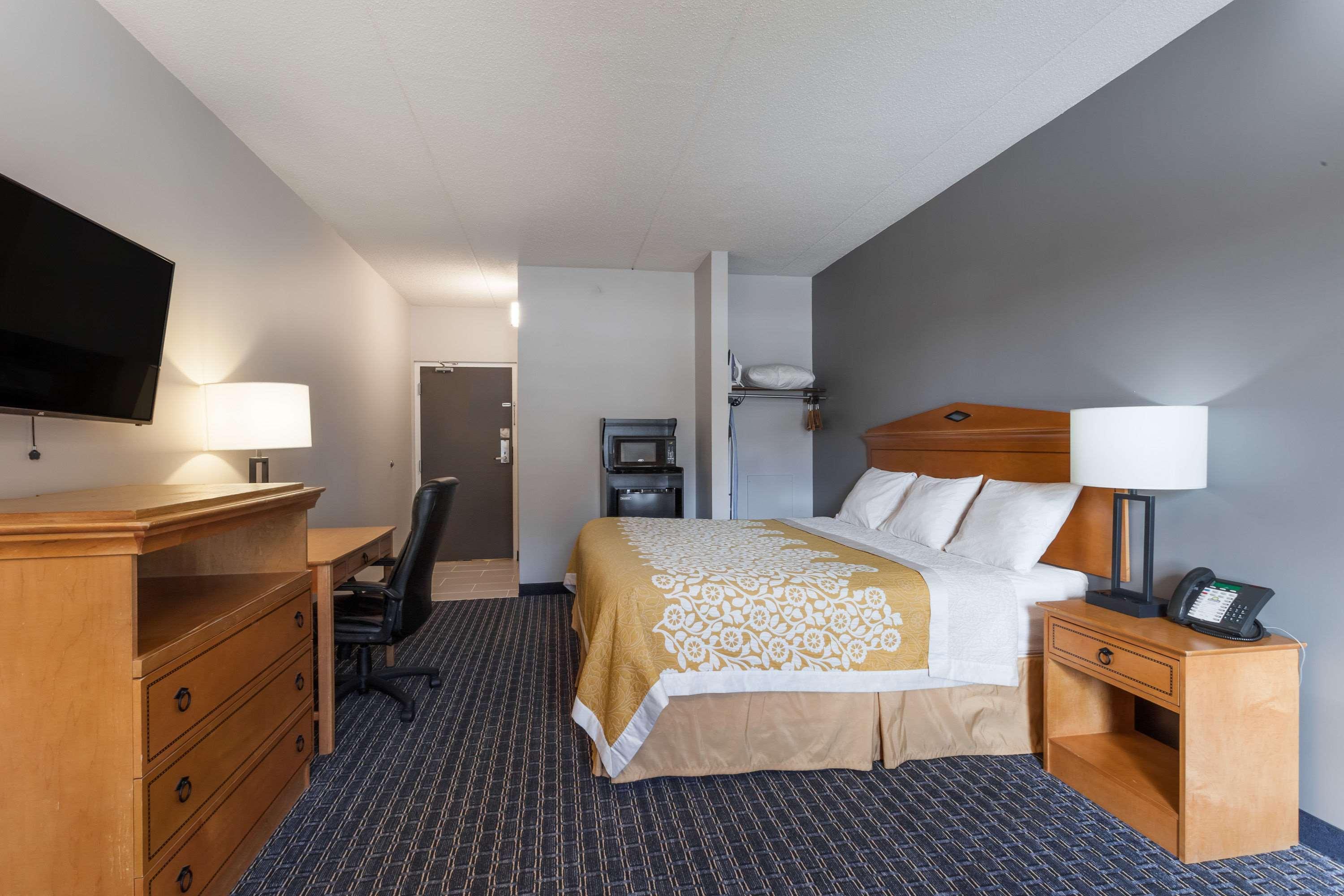 Days Inn & Suites Lancaster Amish Country — photo 5