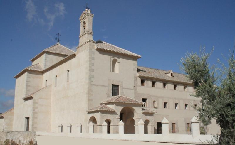 Convento La Magdalena by Checkin