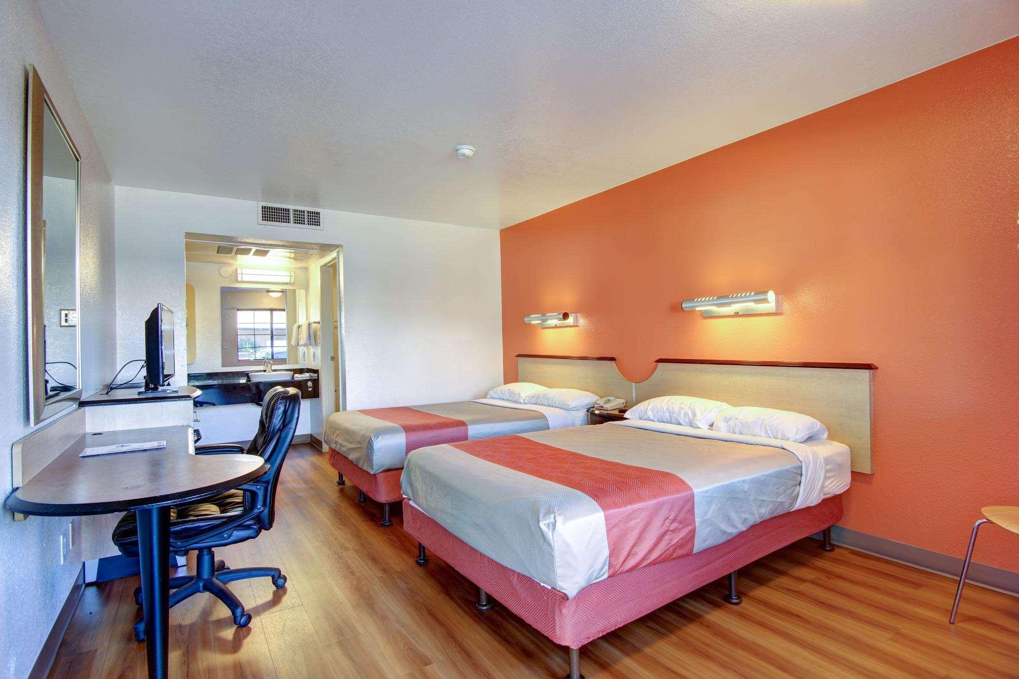 GreenTree Inn Santa Fe — photo 4