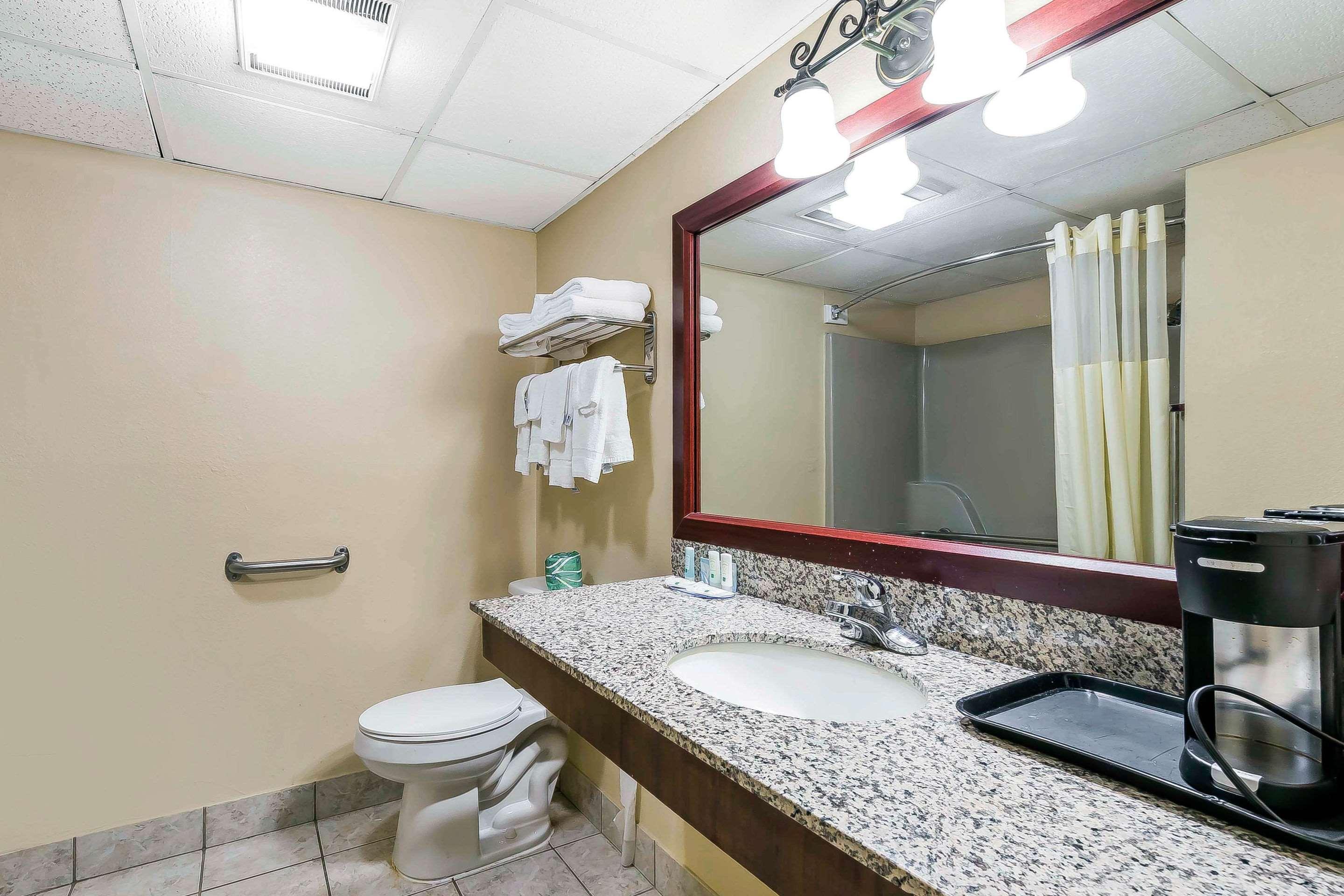 Quality Inn & Suites Sevierville - Pigeon Forge — photo 5