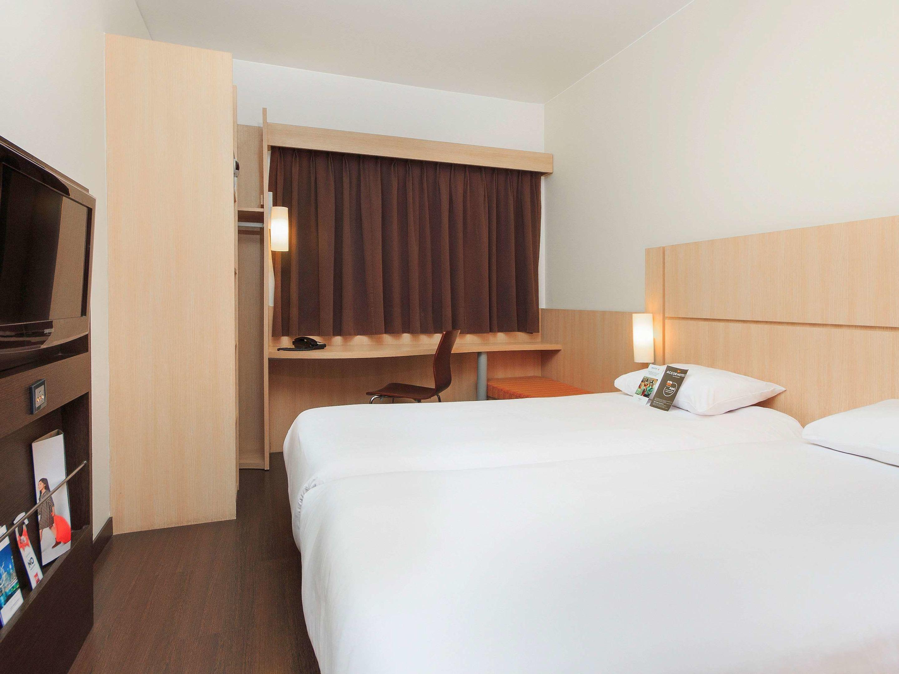 ibis Medellin — photo 3