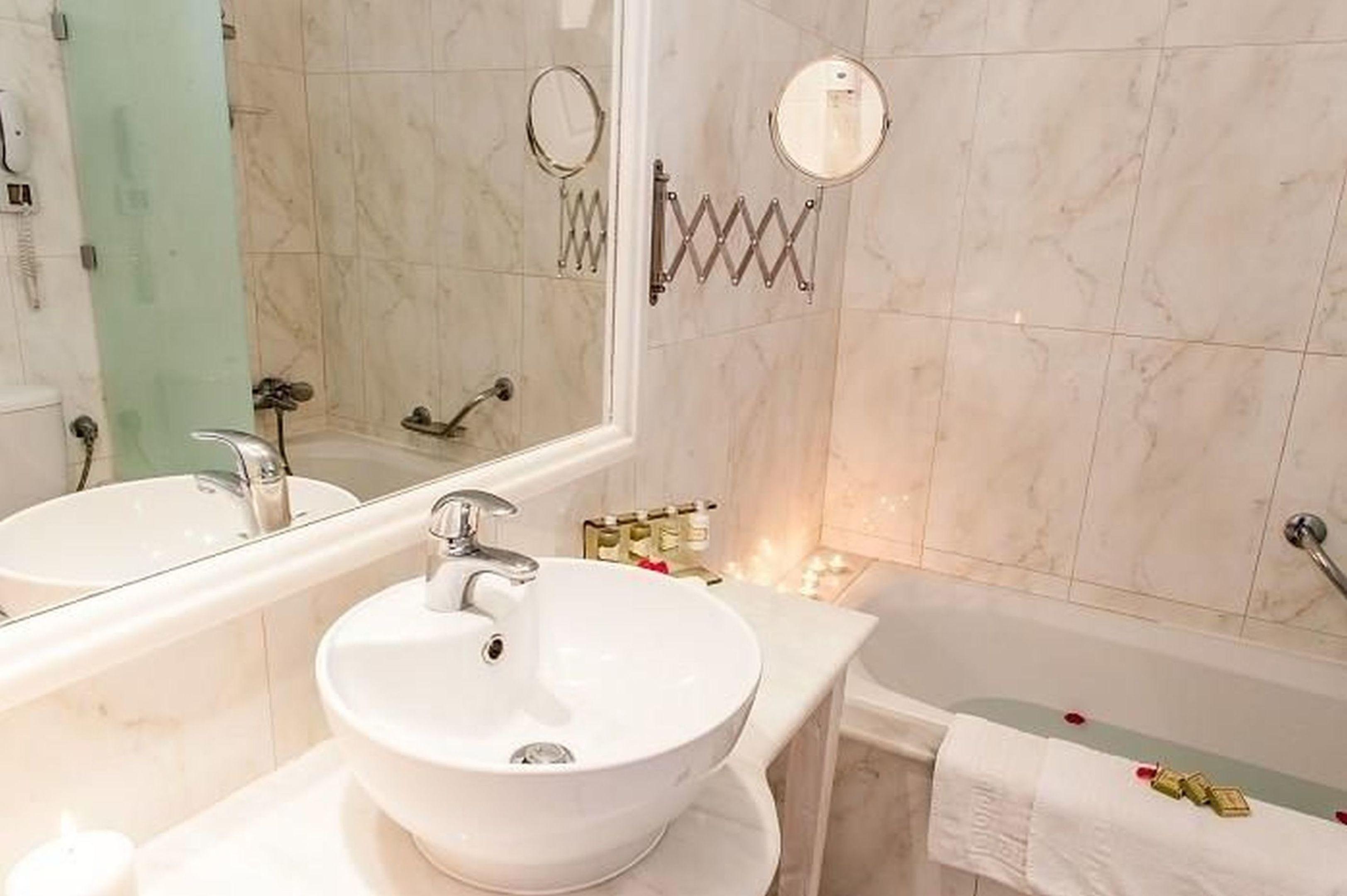 Belvedere Hotel & Luxury Suites — photo 4