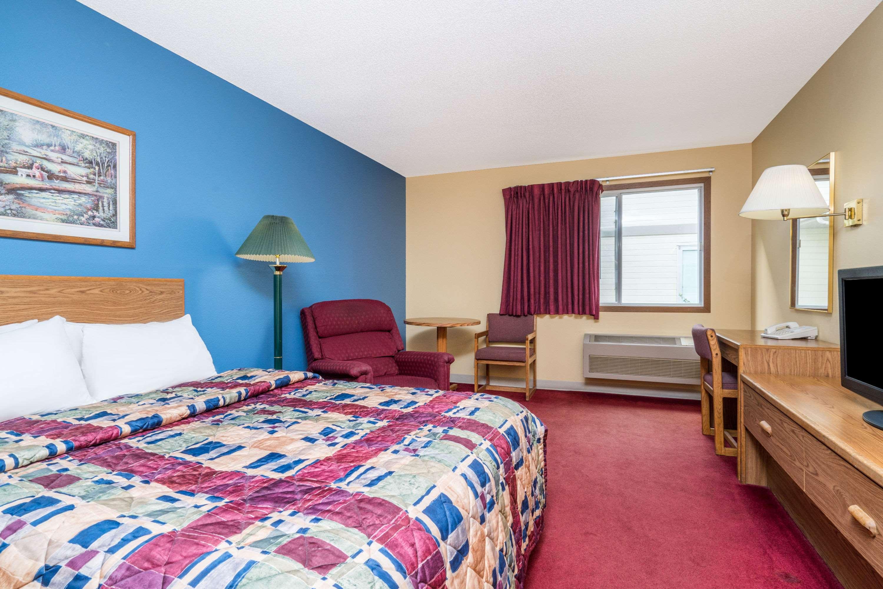 Days Inn by Wyndham West-Eau Claire — photo 5