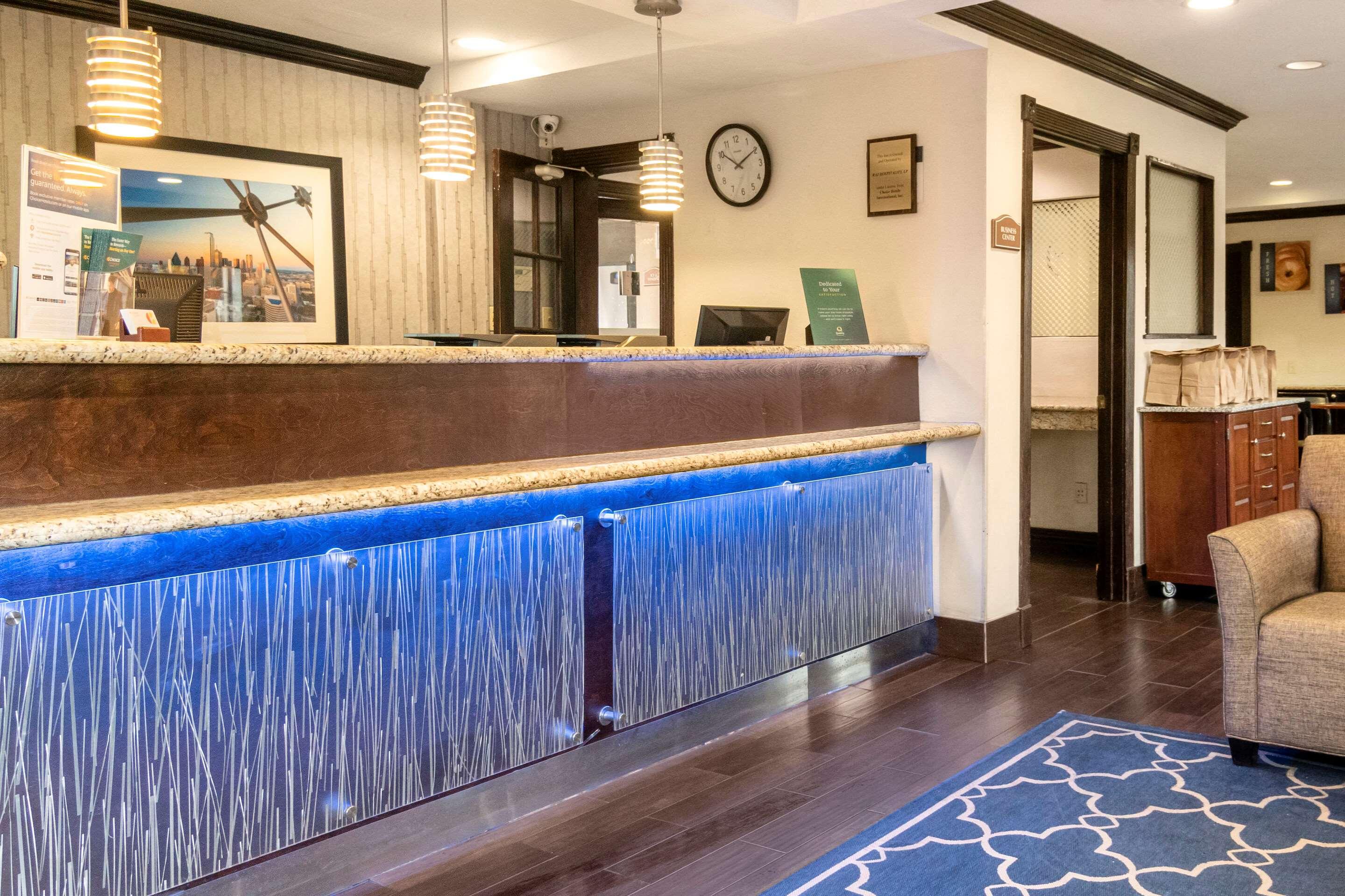 Quality Inn & Suites Dallas-Cityplace — photo 4