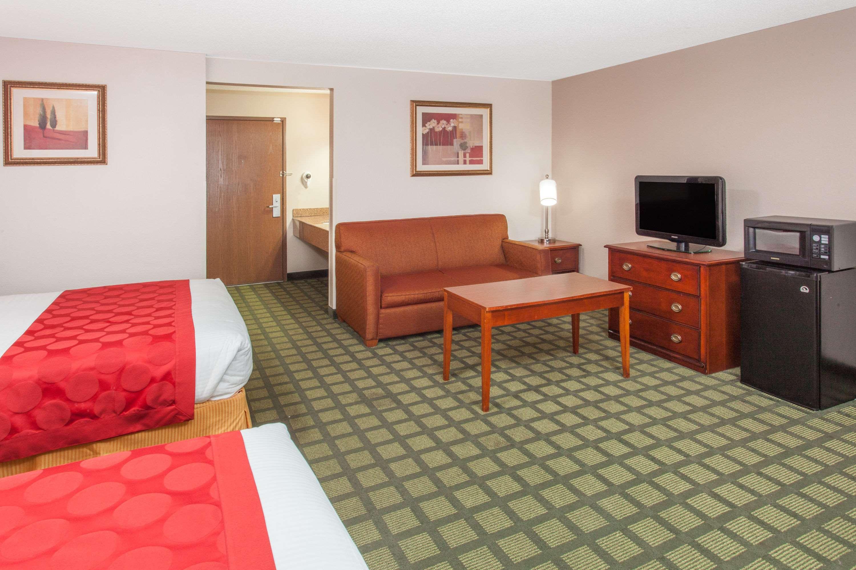 Ramada Limited Decatur — photo 3