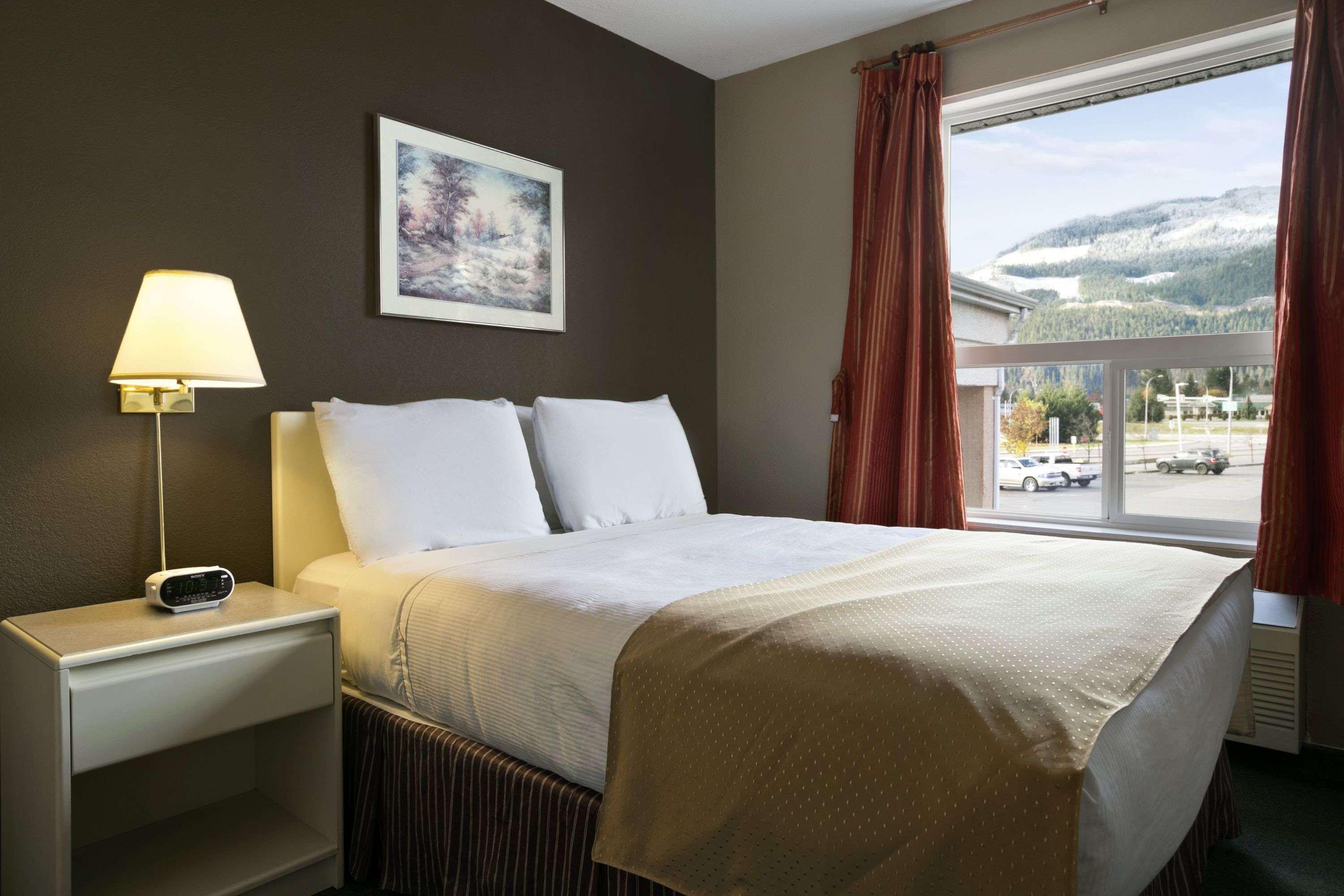 Super 8 by Wyndham Revelstoke BC — photo 4