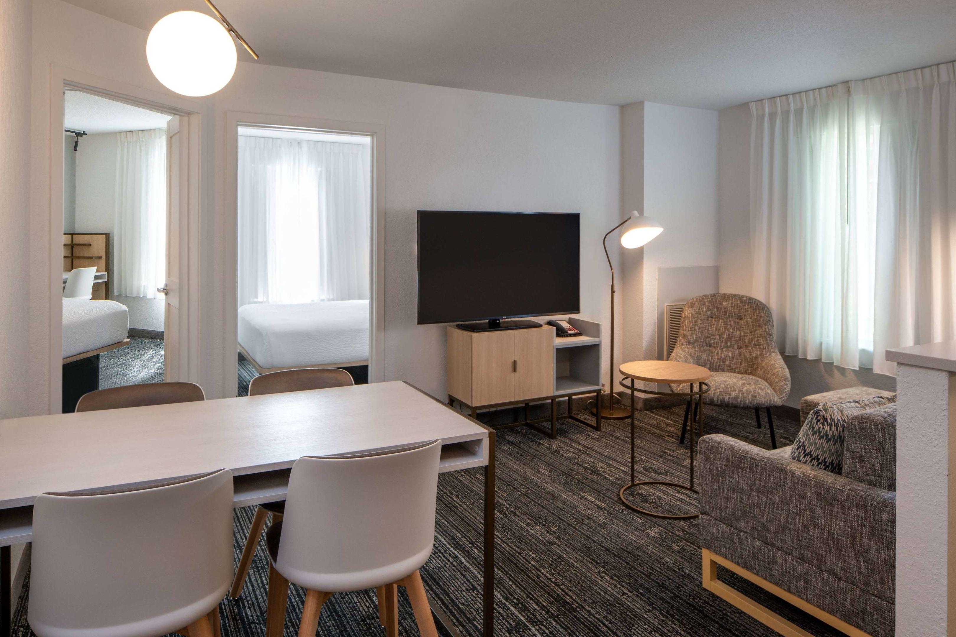 Sonesta Simply Suites Falls Church — photo 4